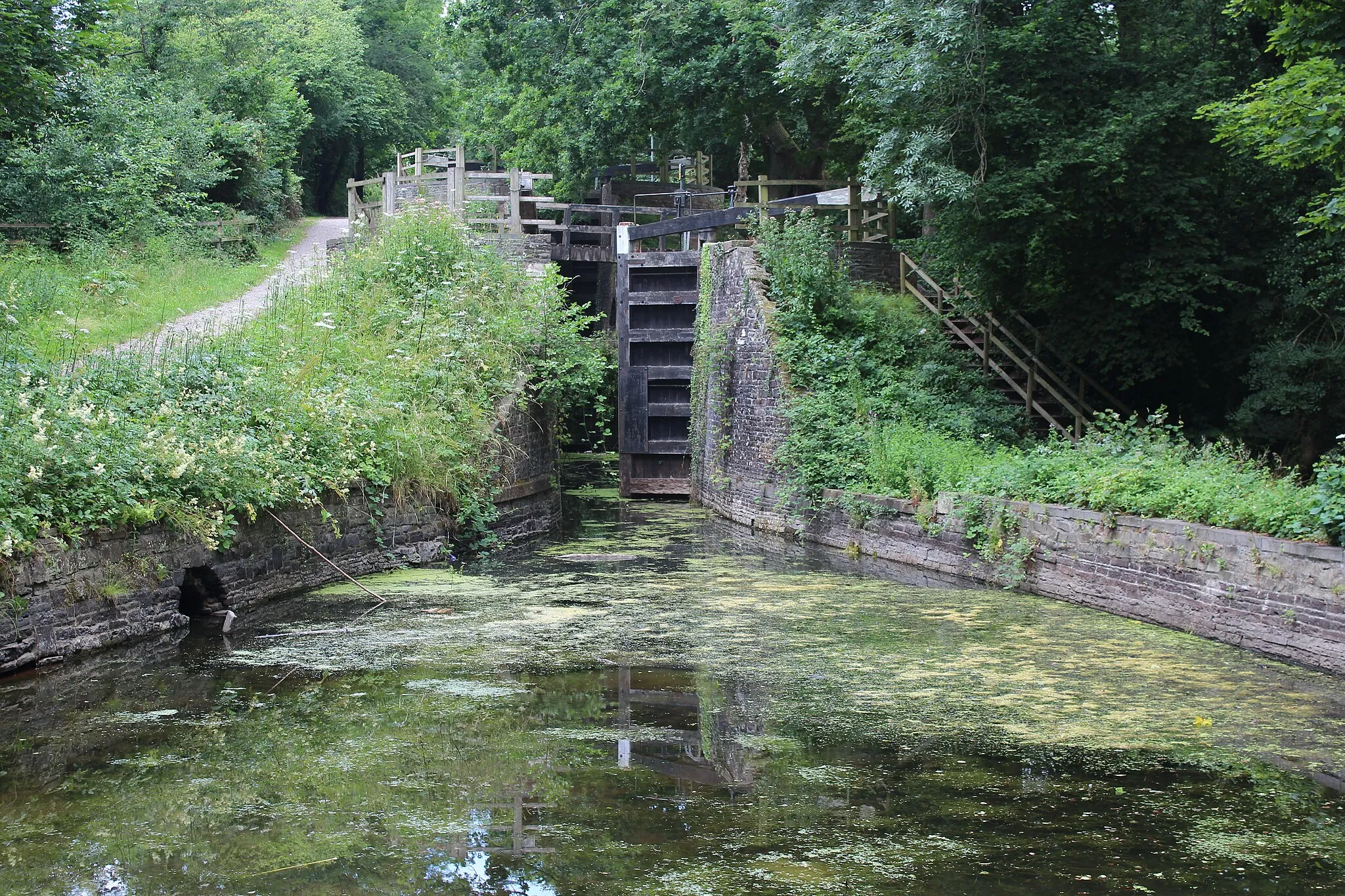 Photo showing: Pound below Lock 17, Monmouthshire & Brecon Canal
