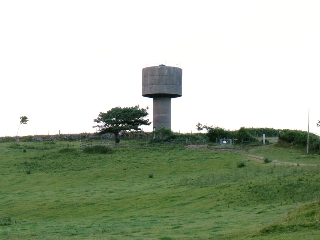 Photo showing: Water Tower on Moel Troed-y-Rhiw