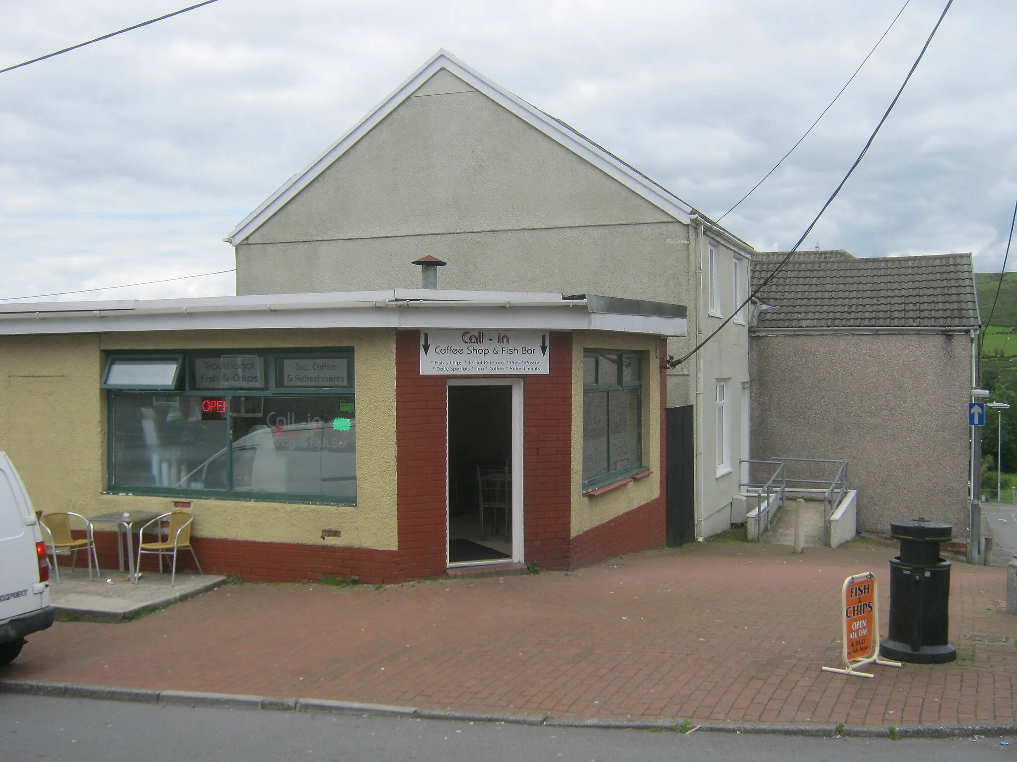 Photo showing: Call-in Coffee shop and Fish Bar in Seven Sisters