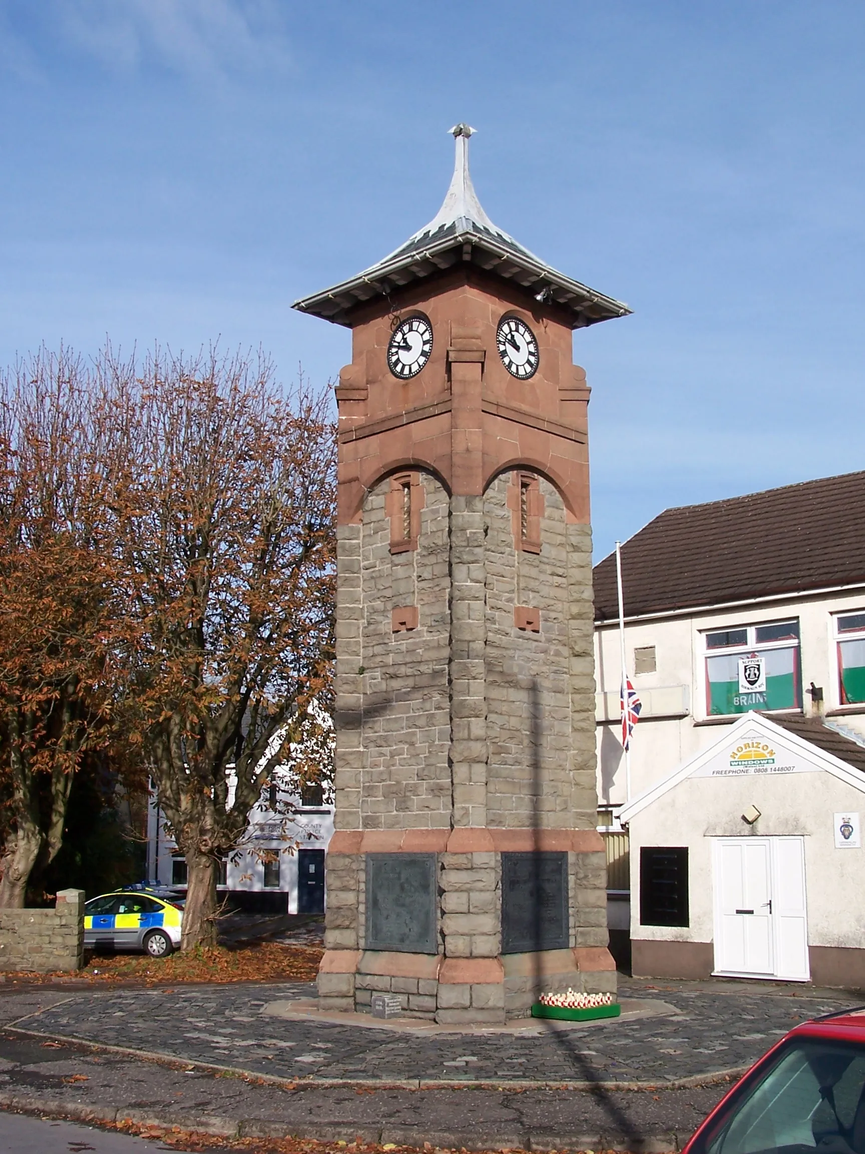 Photo showing: Hirwaun War Memorial.

Image donated by Aberdare Blog