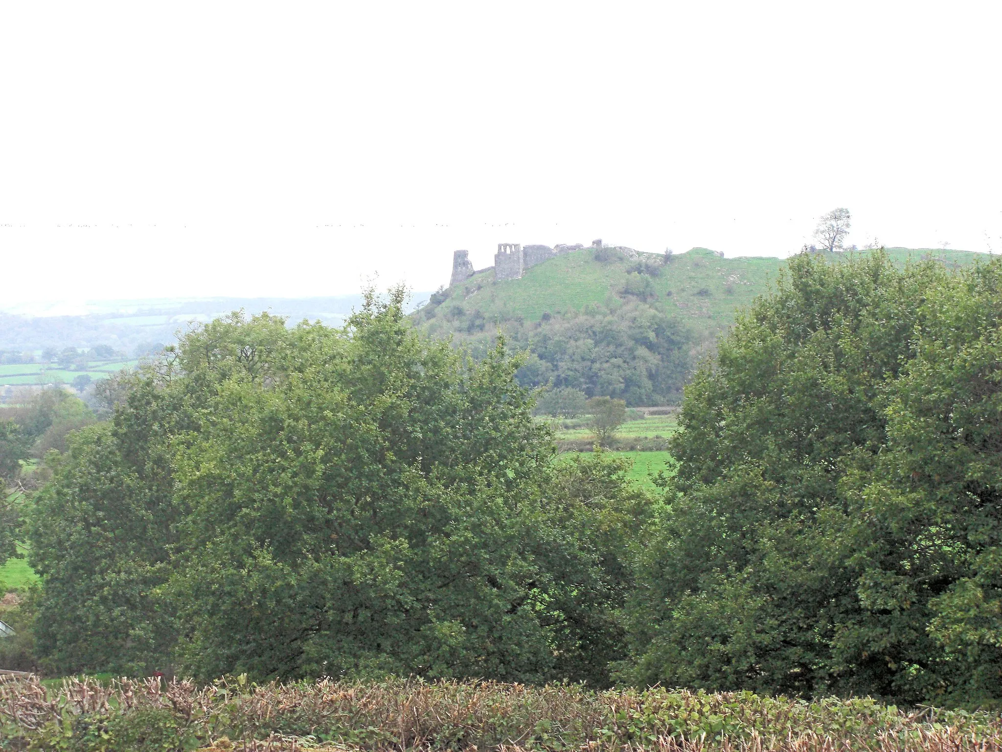 Photo showing: Afon Tywi valley from the B4300