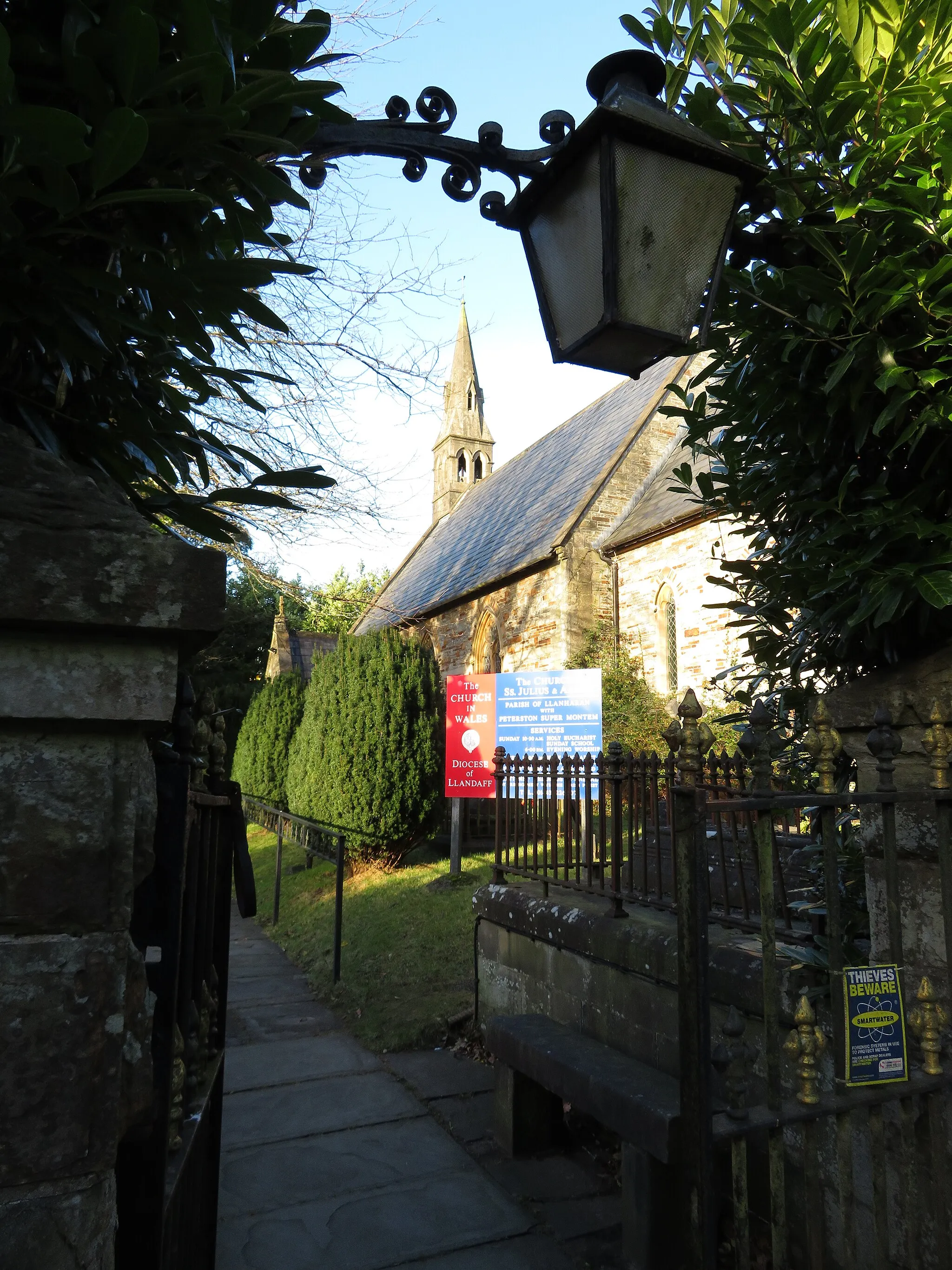 Photo showing: Church of Ss Julius and Aaron, Llanharan