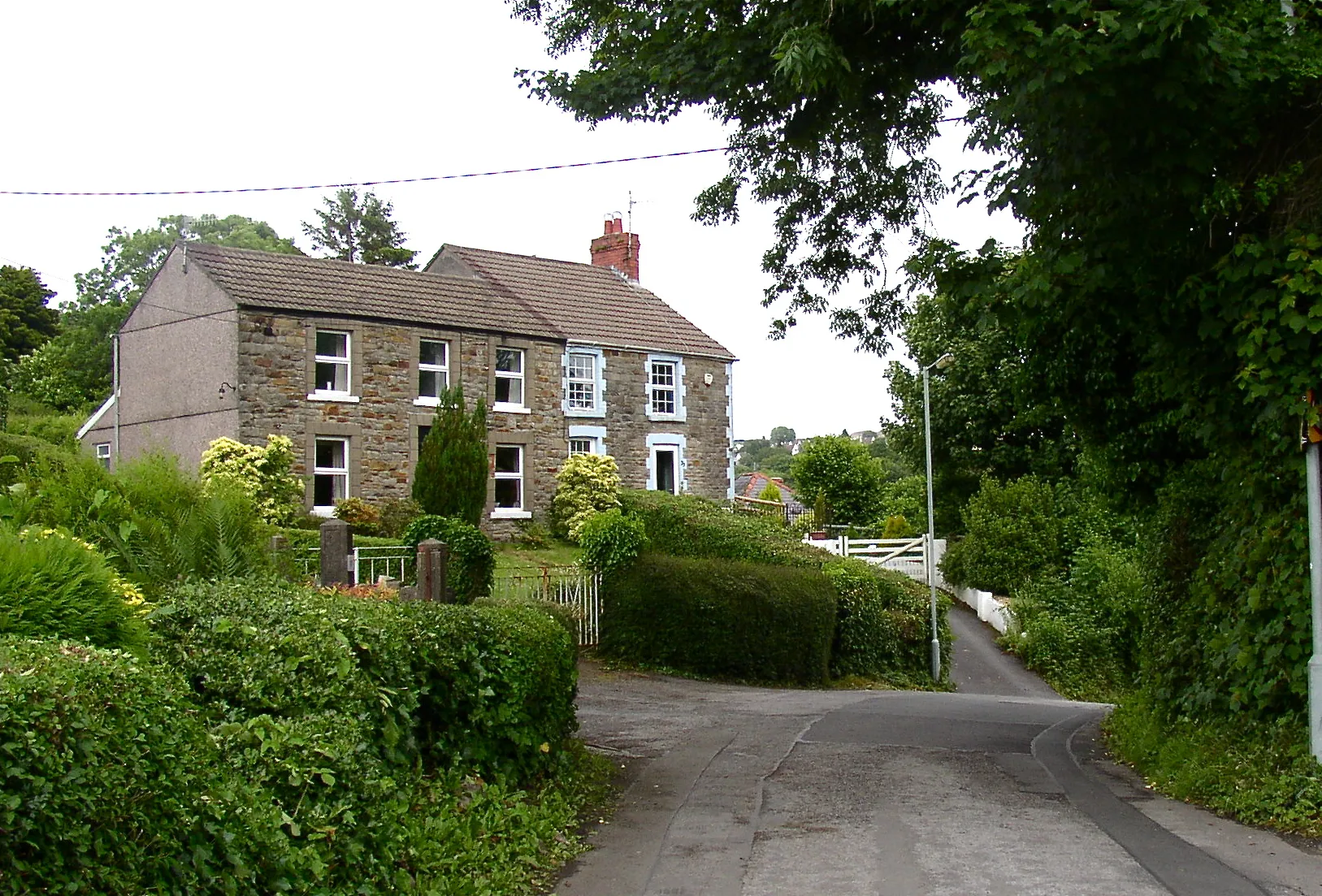 Photo showing: Cottages on Voylart Road, Dunvant
