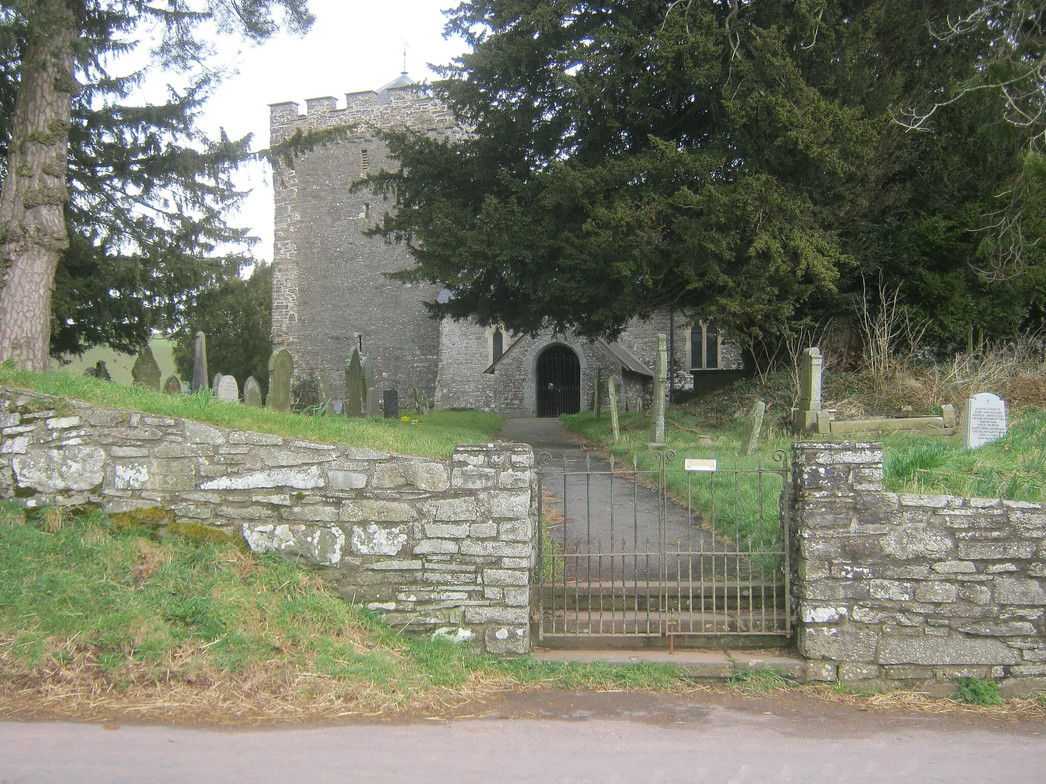 Photo showing: Entrance to the Church of St Cynog at Merthyr Cynog