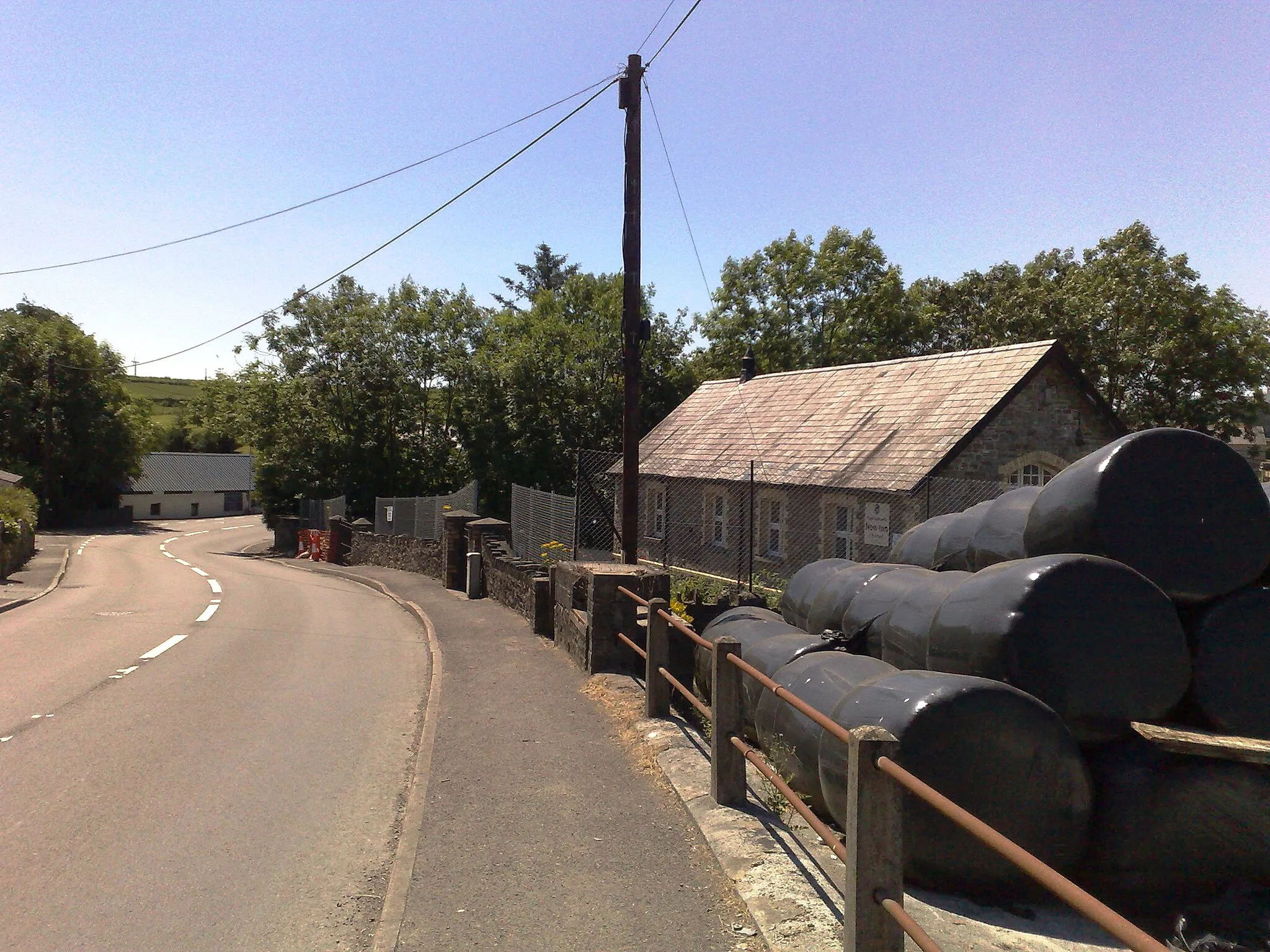 Photo showing: The old school building in New Inn, Carmarthenshire.