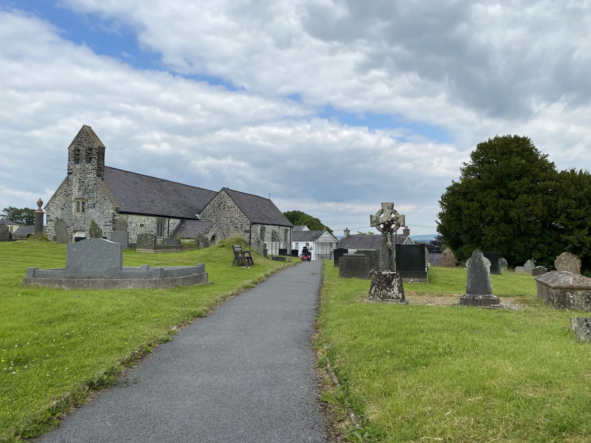 Photo showing: The Church of St Sadwrn, Llansadwrn