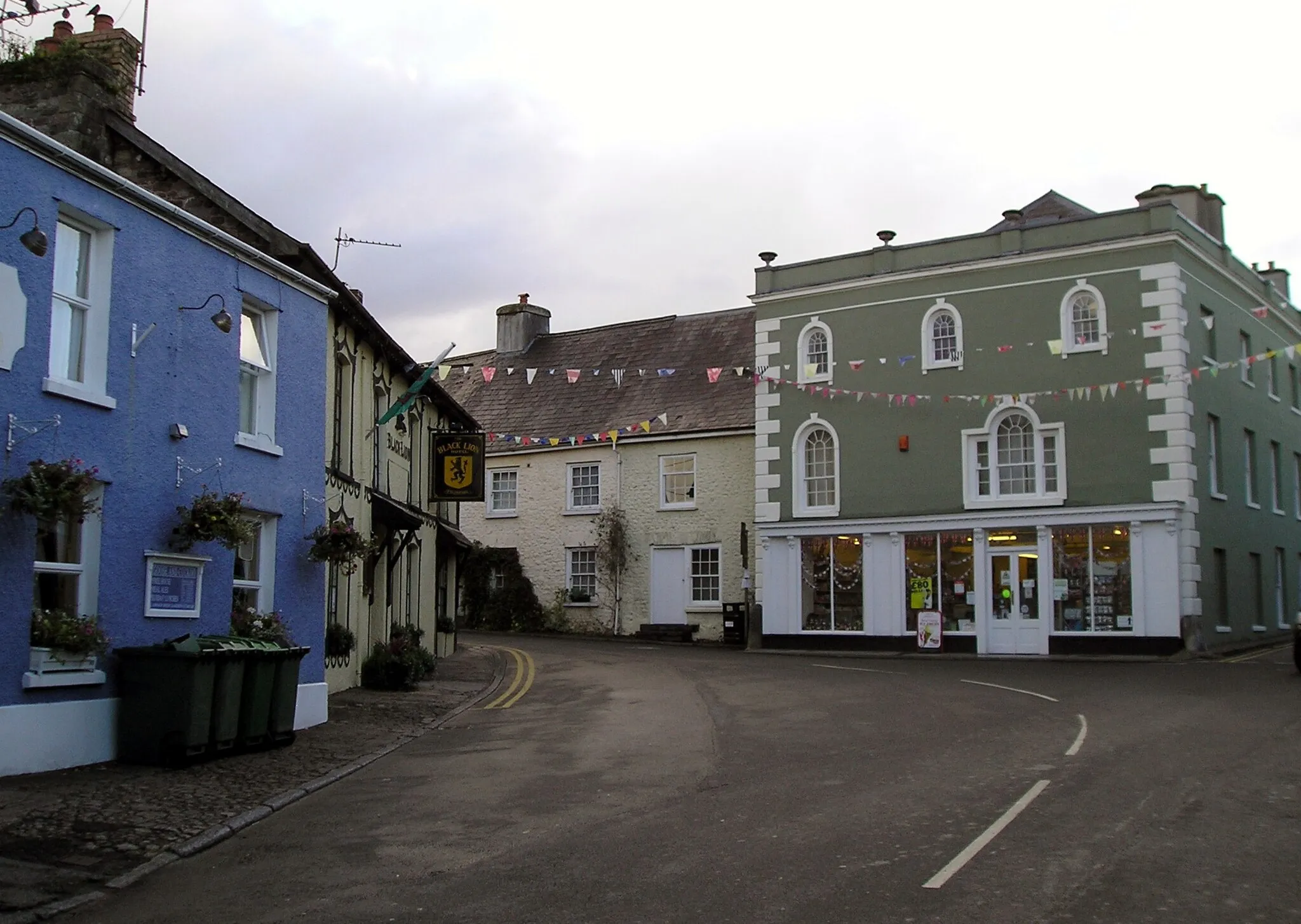 Photo showing: Llangadog