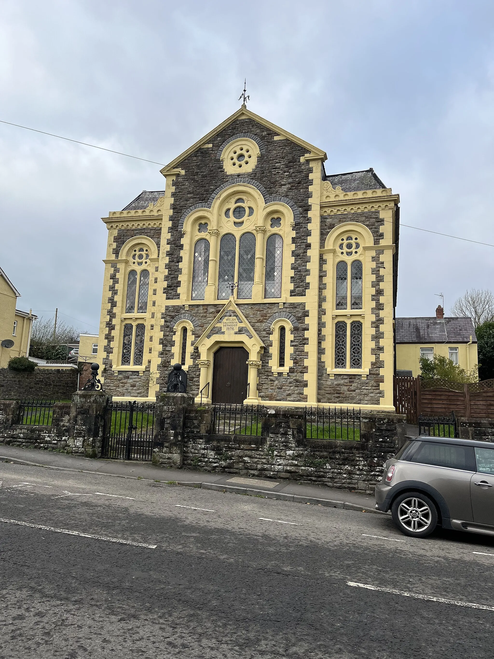 Photo showing: Salem Chapel, Llandeilo. Wikidata has entry Salem Chapel (Q29489621) with data related to this item.