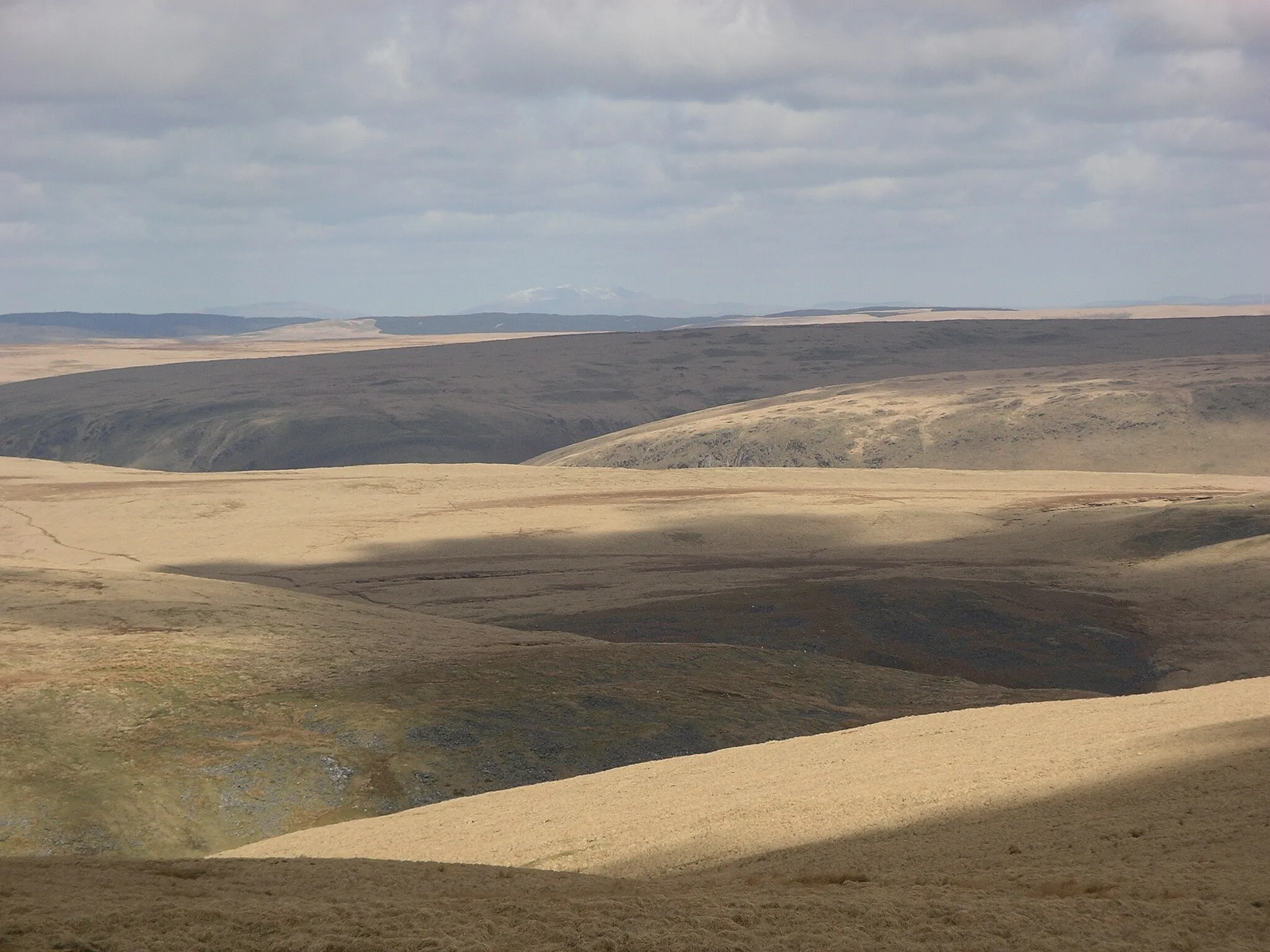 Photo showing: The desert of Wales as seen from the summit of Drygarn Fawr