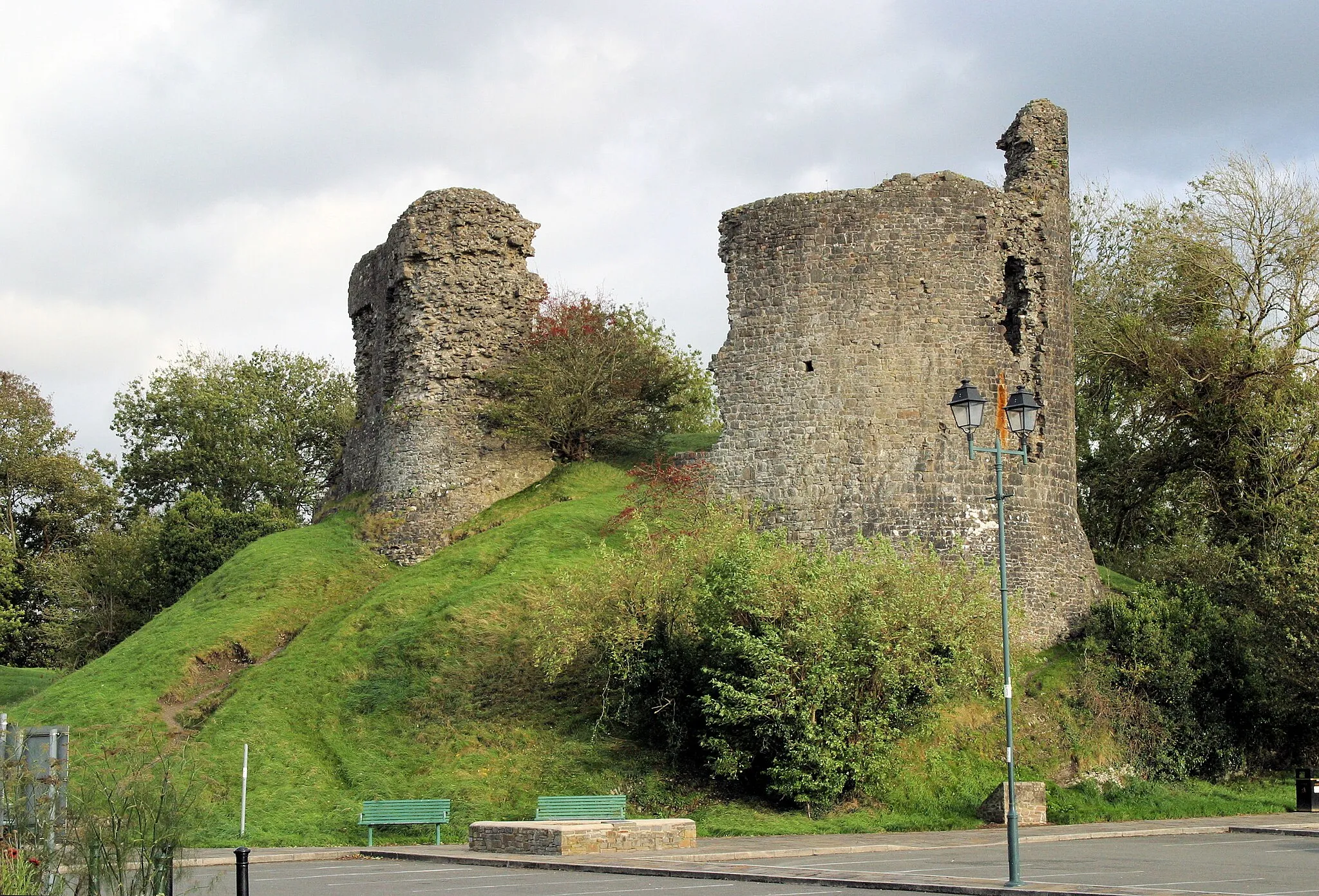 Photo showing: Llandovery Castle