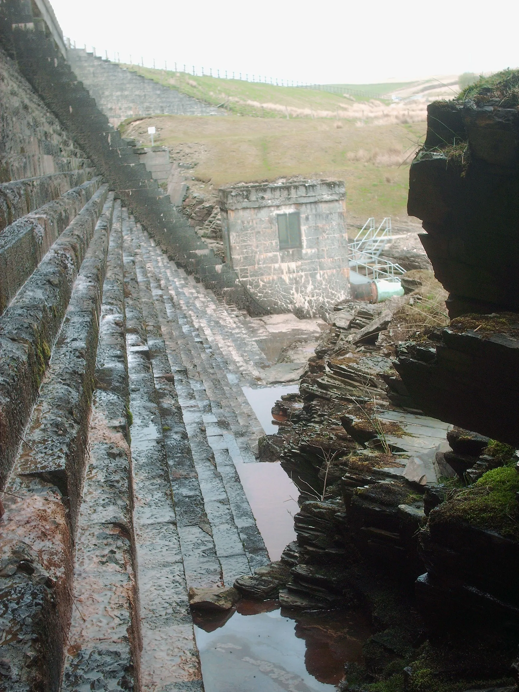Photo showing: Aled Isaf dam, spillway steps.