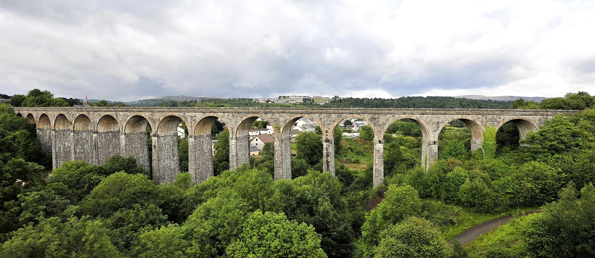 Photo showing: Cefn Coed Viaduct near Merthyr Tydfil