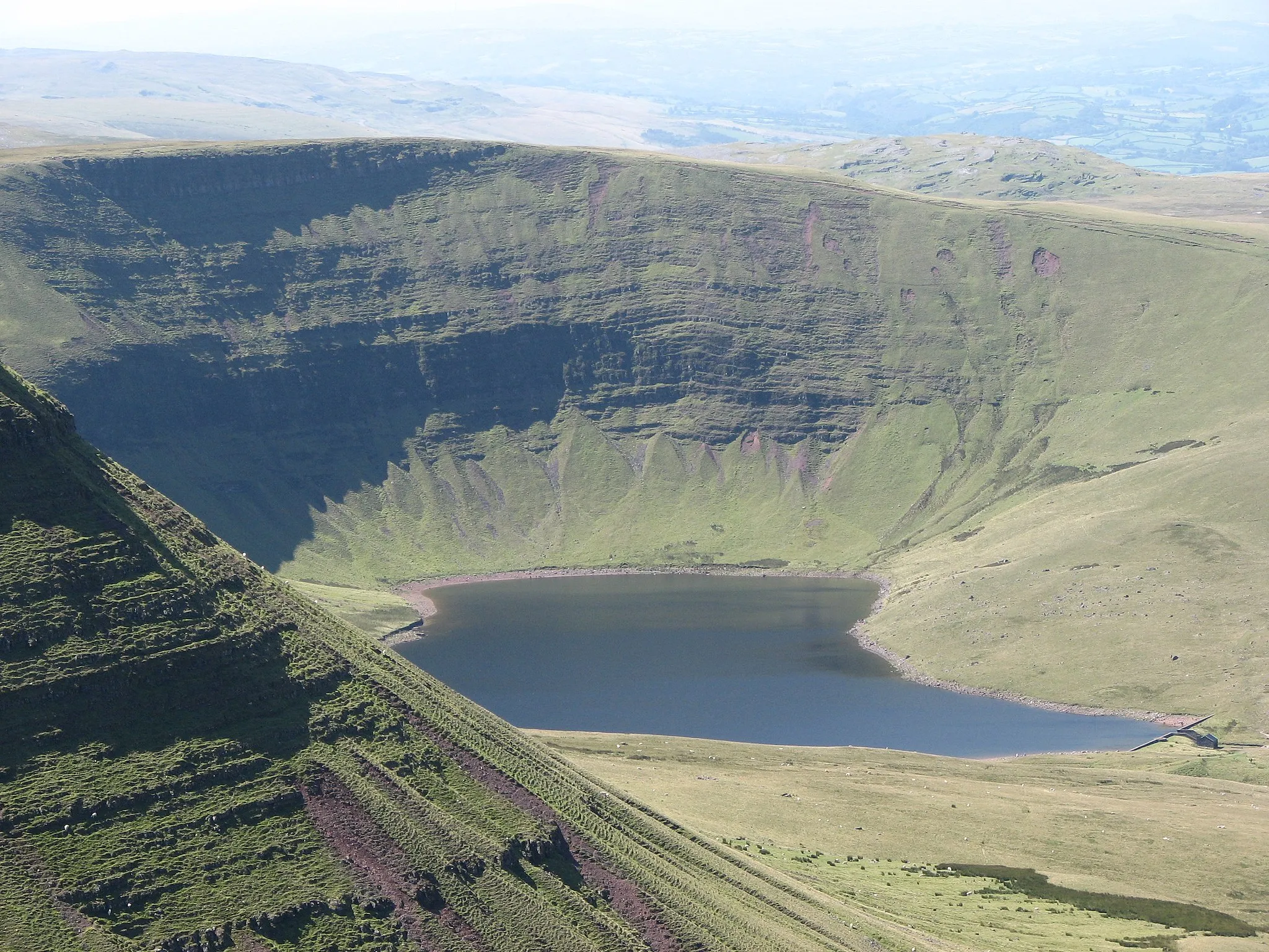 Photo showing: A larger view of the lake