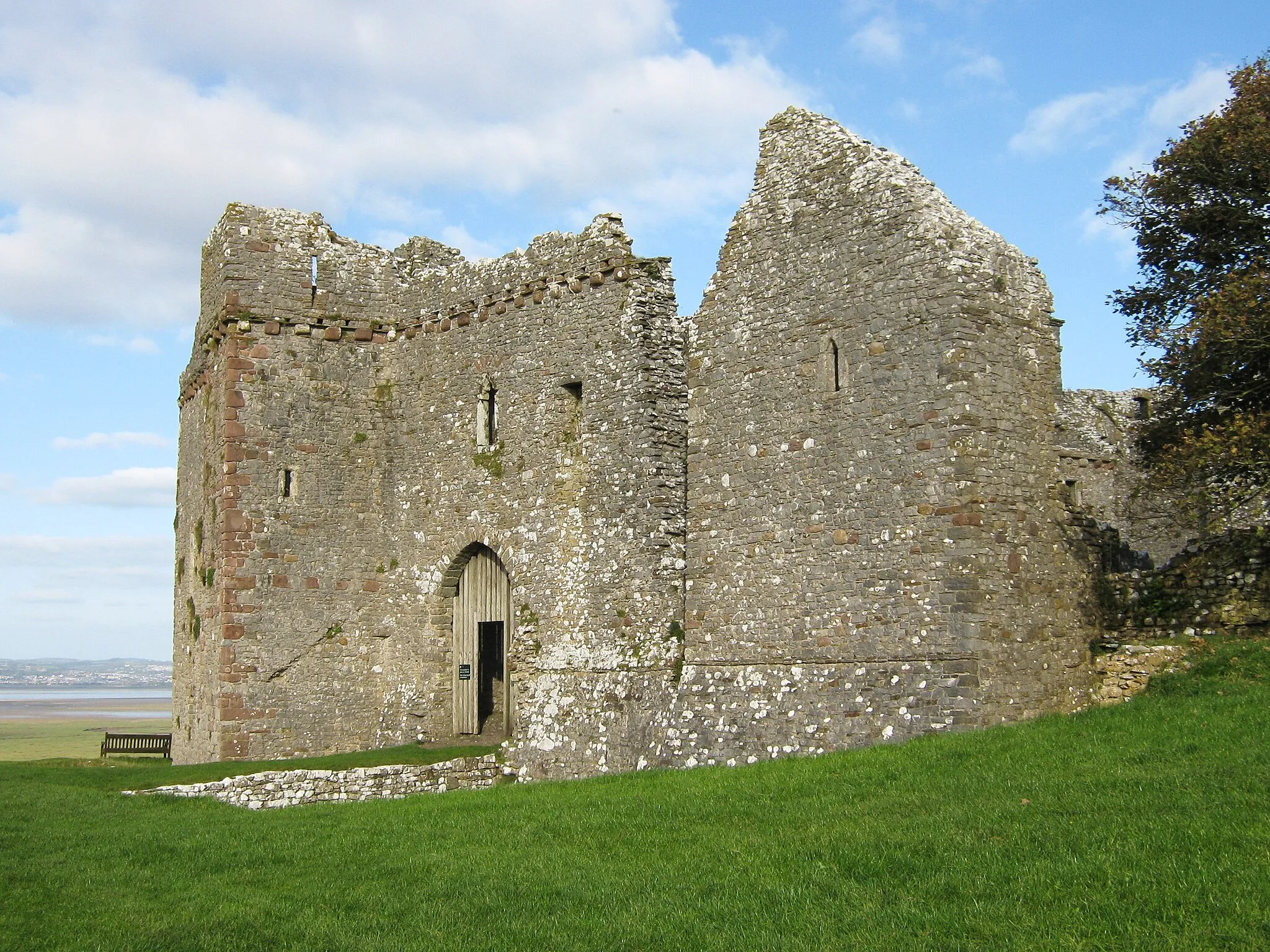 Photo showing: Weobley Castle