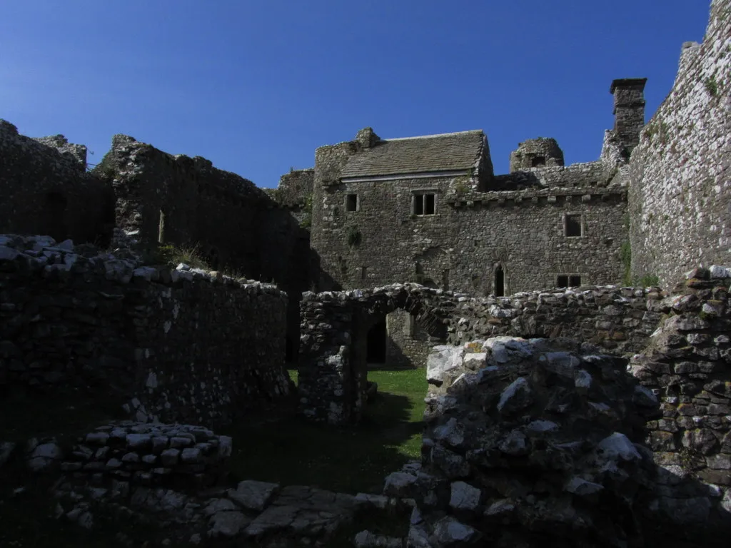 Photo showing: Weobley Castle, near Oldwalls, Gower (interior)