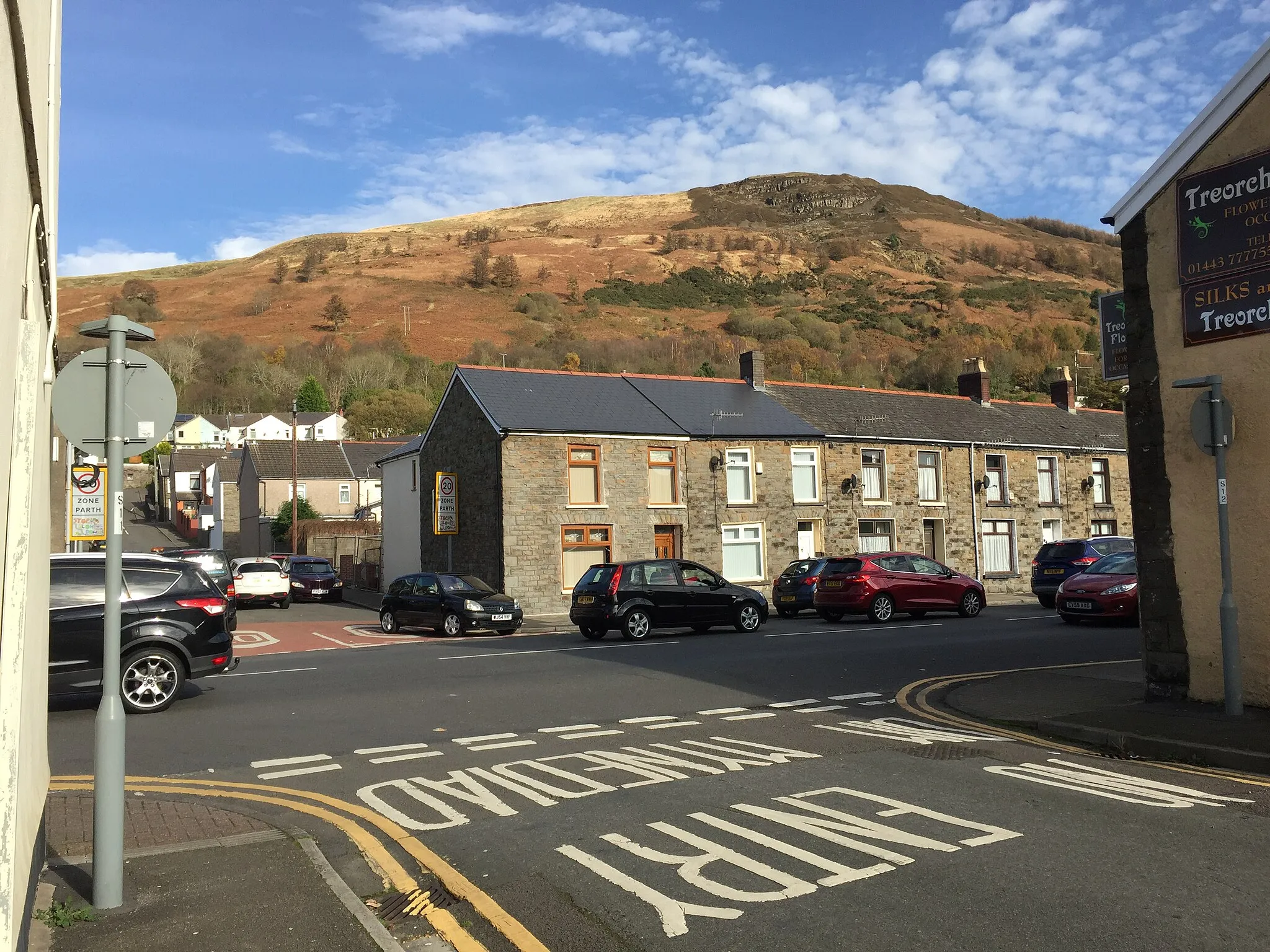 Photo showing: Ty'n y Bedw Treorchy