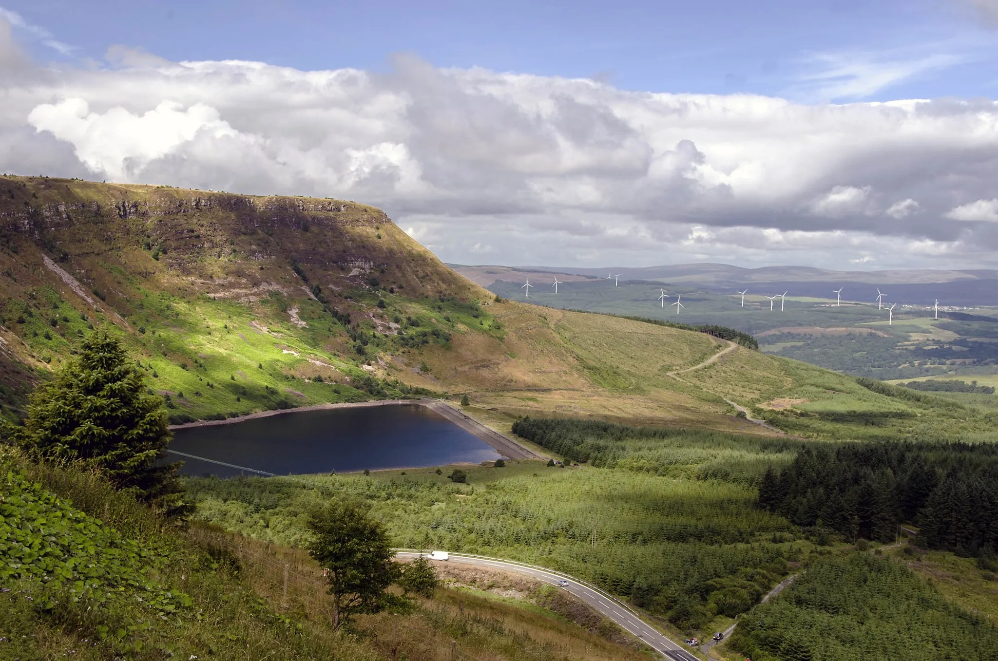 Photo showing: View west at Craig-y-Llyn Viewpoint toward Llyn Fawr