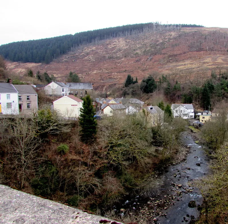 Photo showing: North bank of the Afon Afan, Cymmer