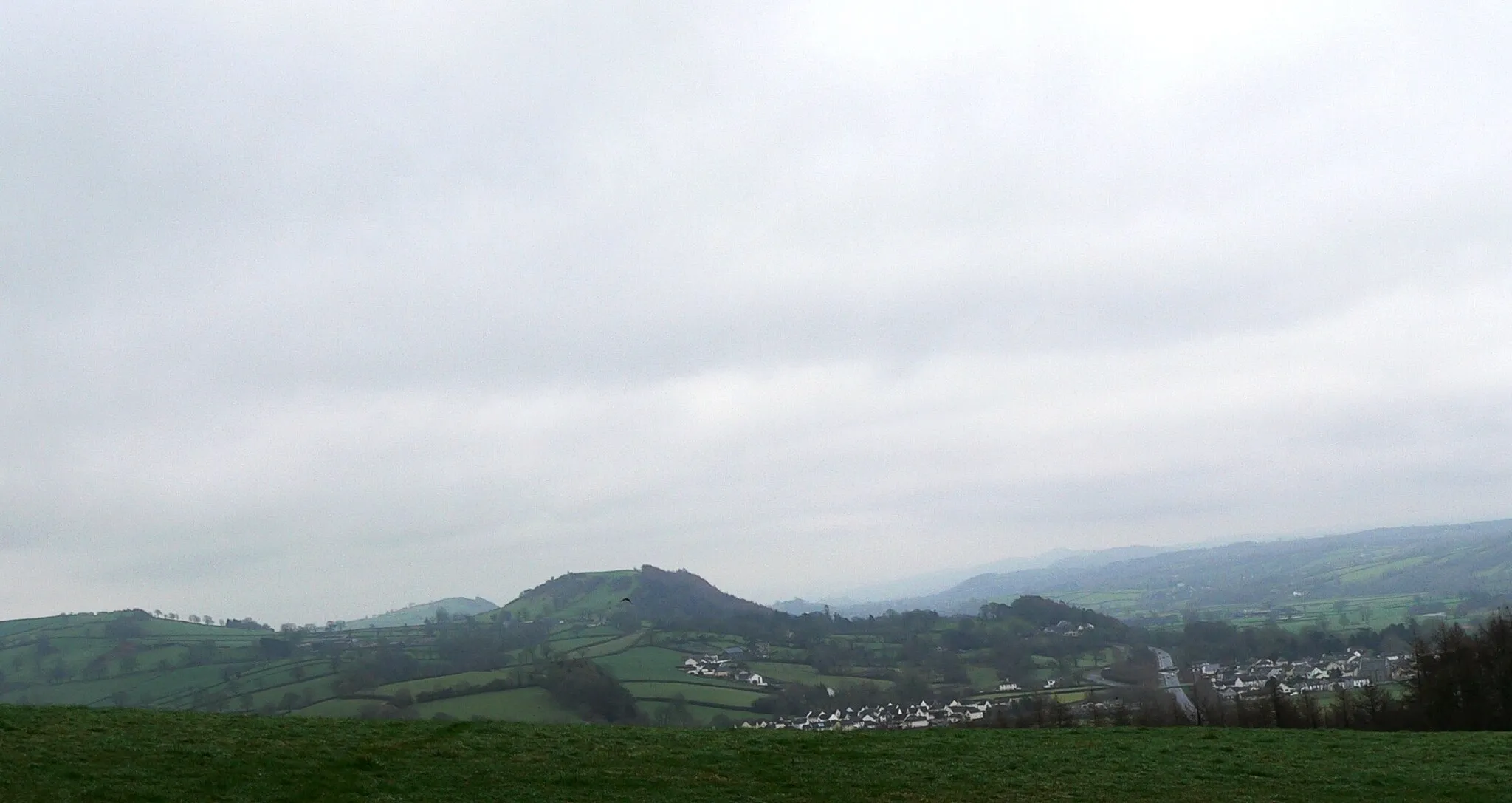 Photo showing: Merlin's hill and surrounding area