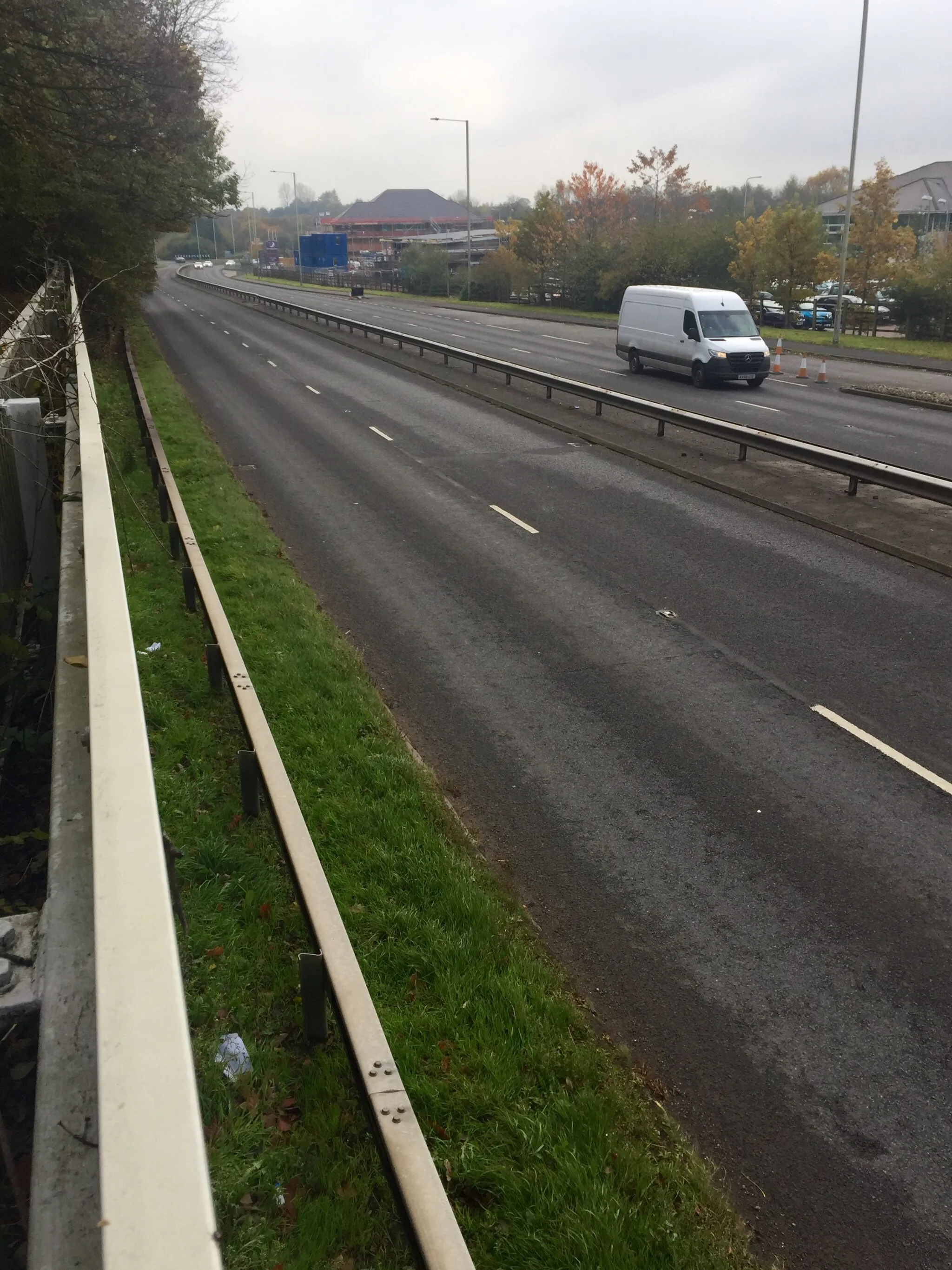 Photo showing: A4119 to Llantrisant. Southbound carriageway of the A4119.