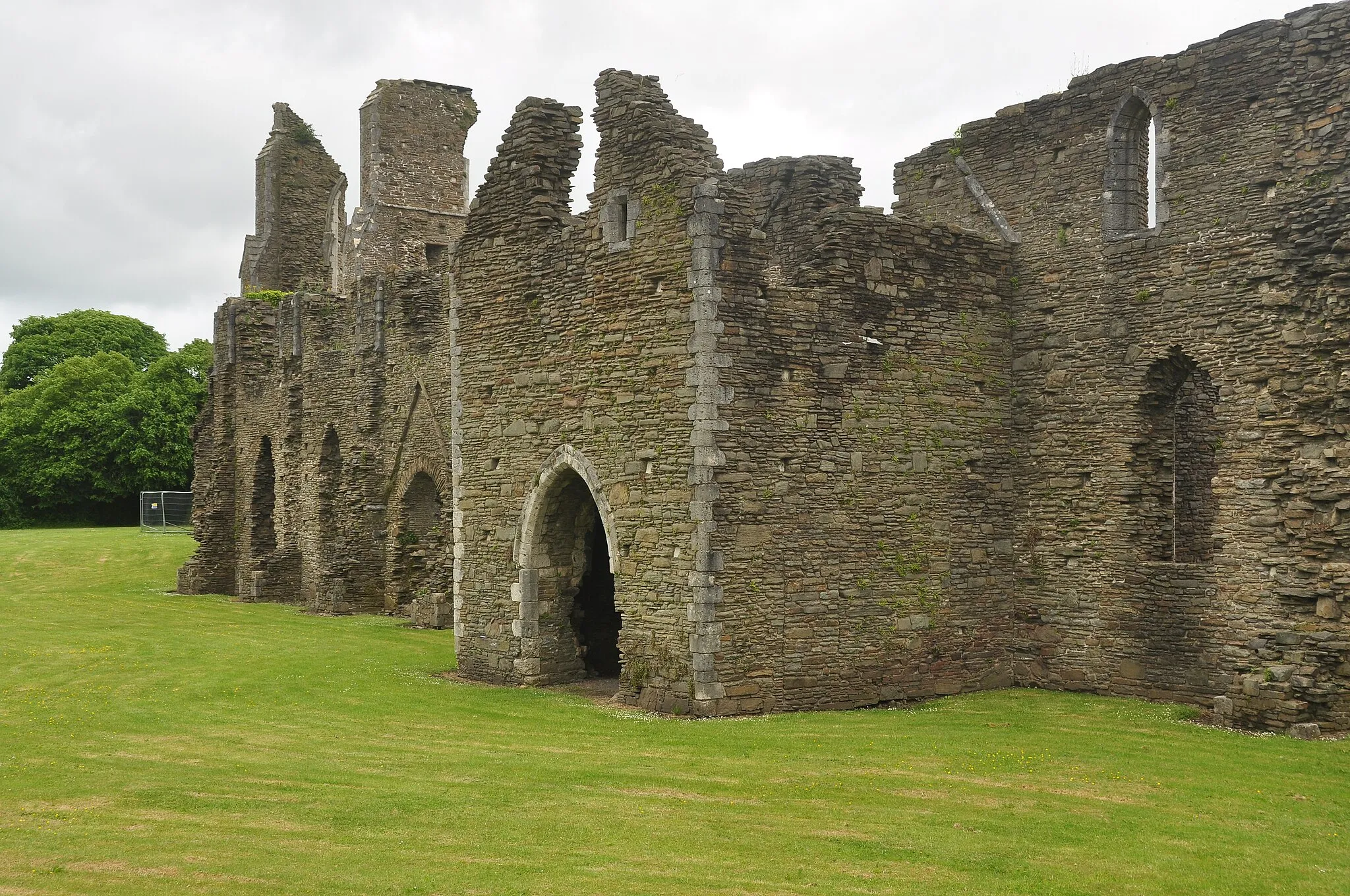 Photo showing: Neath Abbey