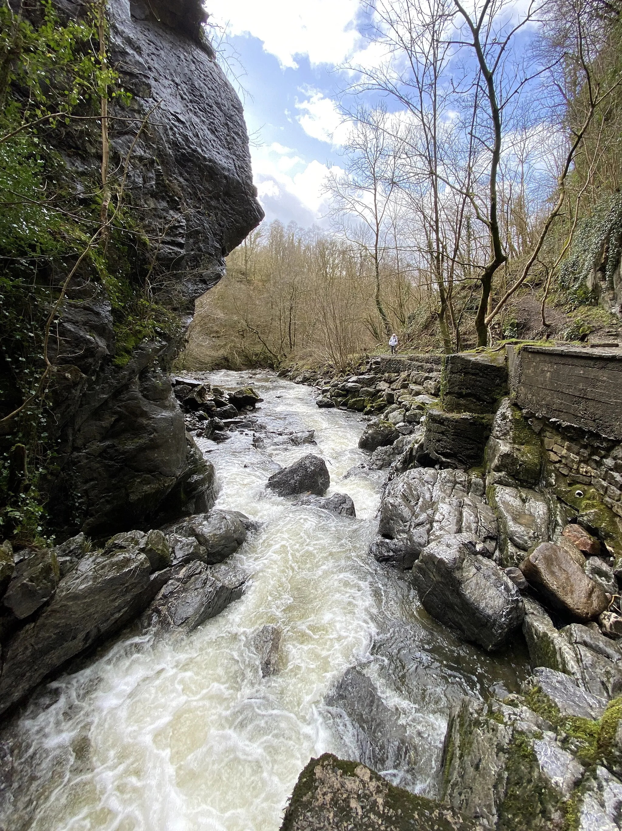 Photo showing: Afon Sychryd. The river is in full flow as it passes Bwa Maen.