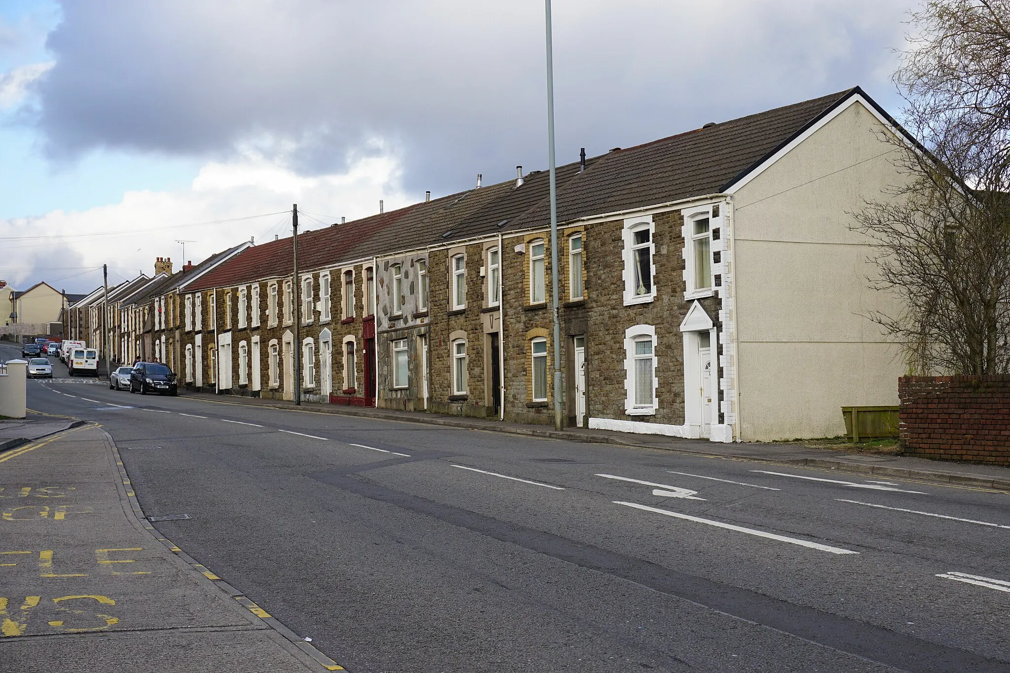 Photo showing: A terrace of houses on Ravenhill Road