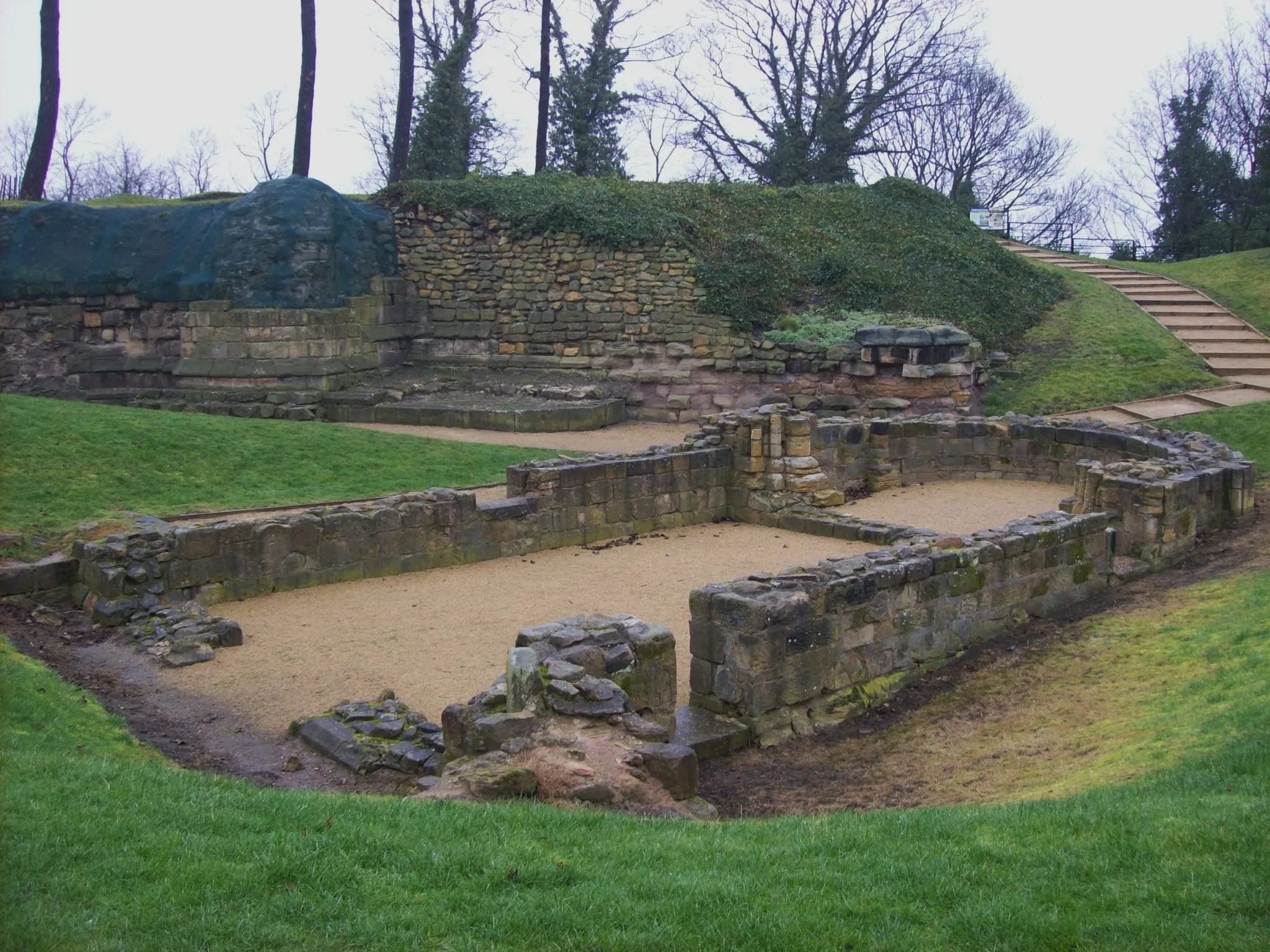 Photo showing: Chapel foundations, Pontefract Castle