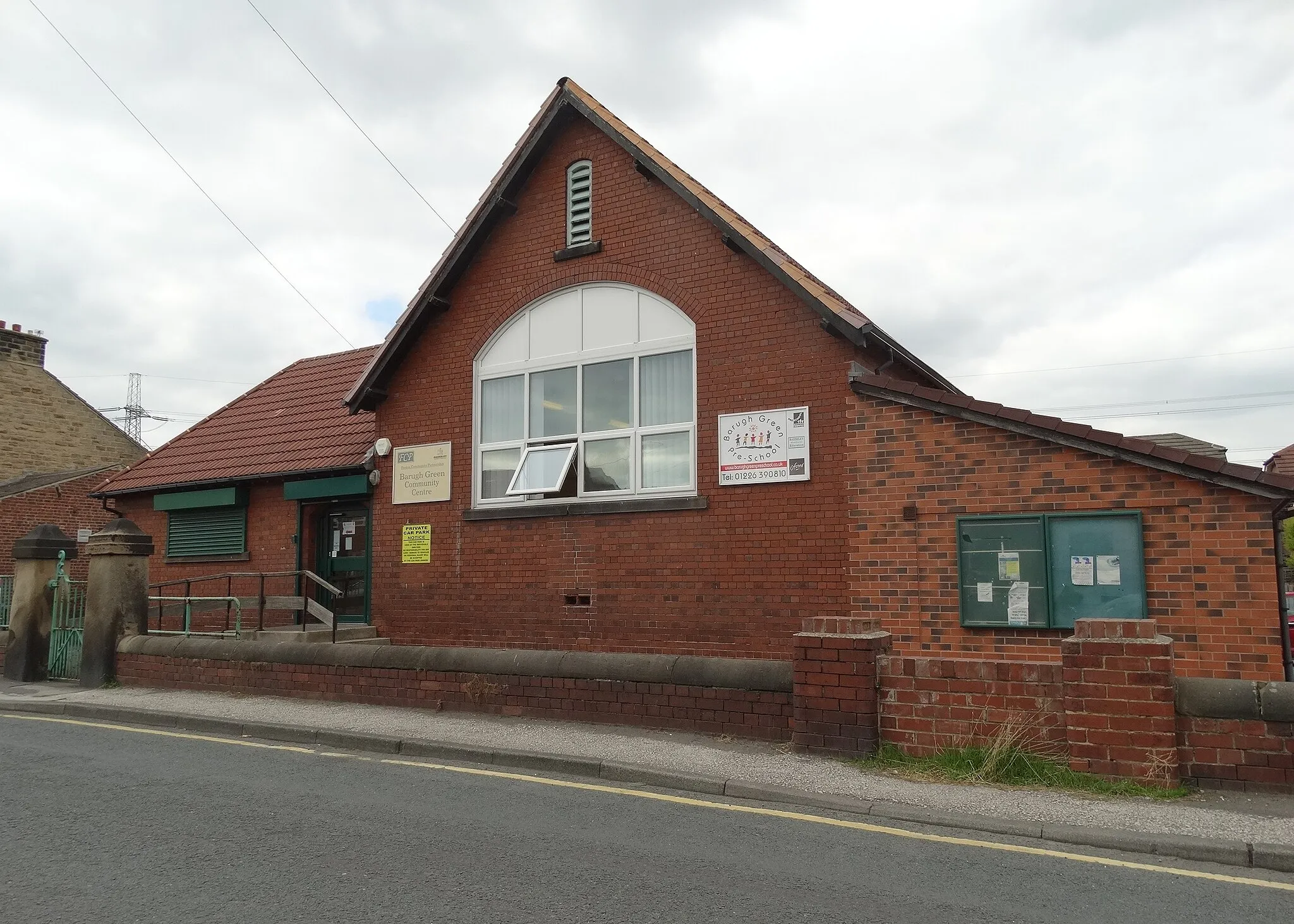 Photo showing: Barugh Green Community Centre