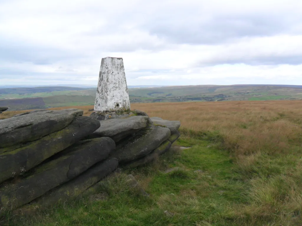 Photo showing: Broadstone Hill Trigpoint