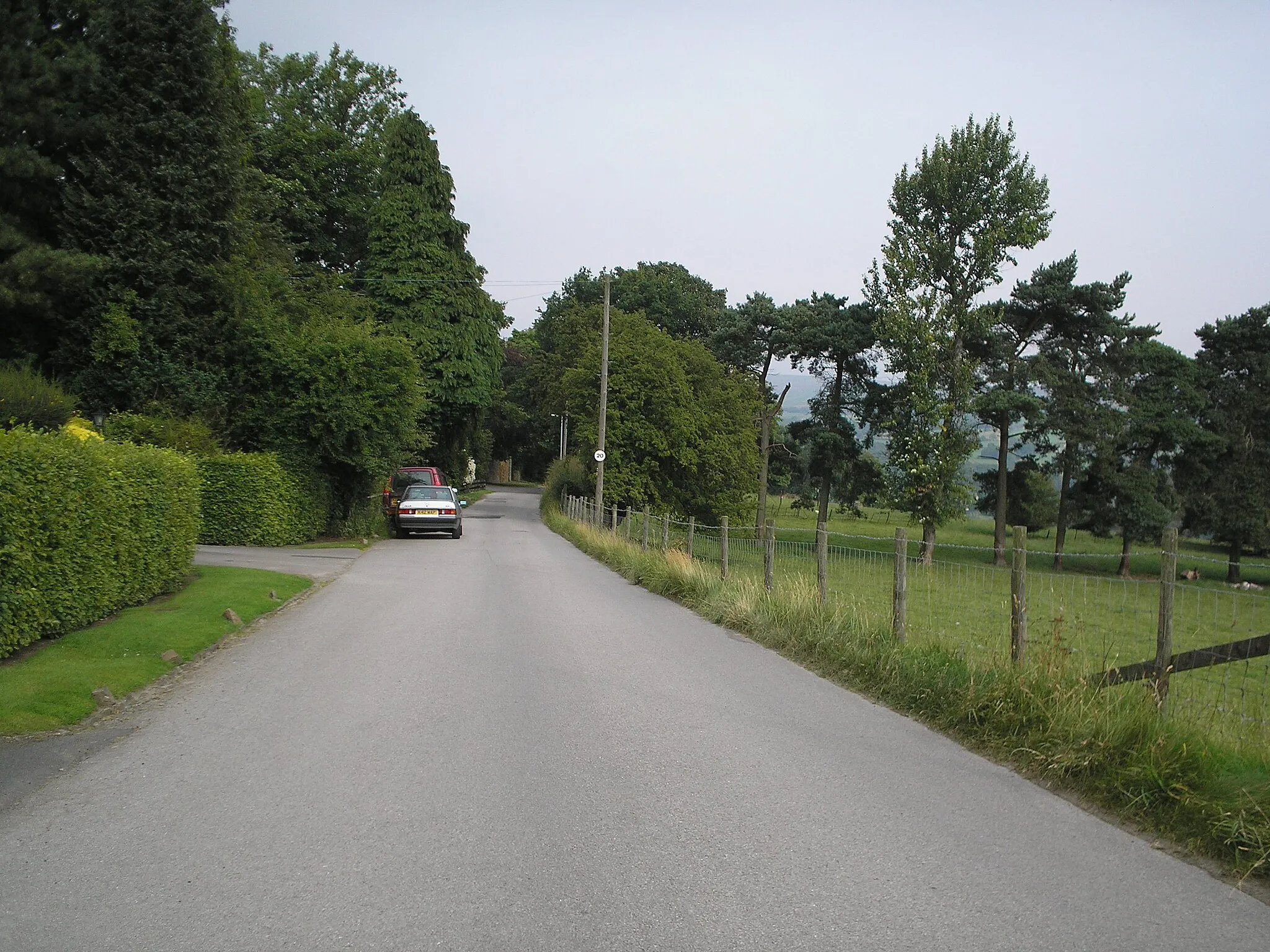 Photo showing: Ben Rhydding Drive, Ben Rhydding