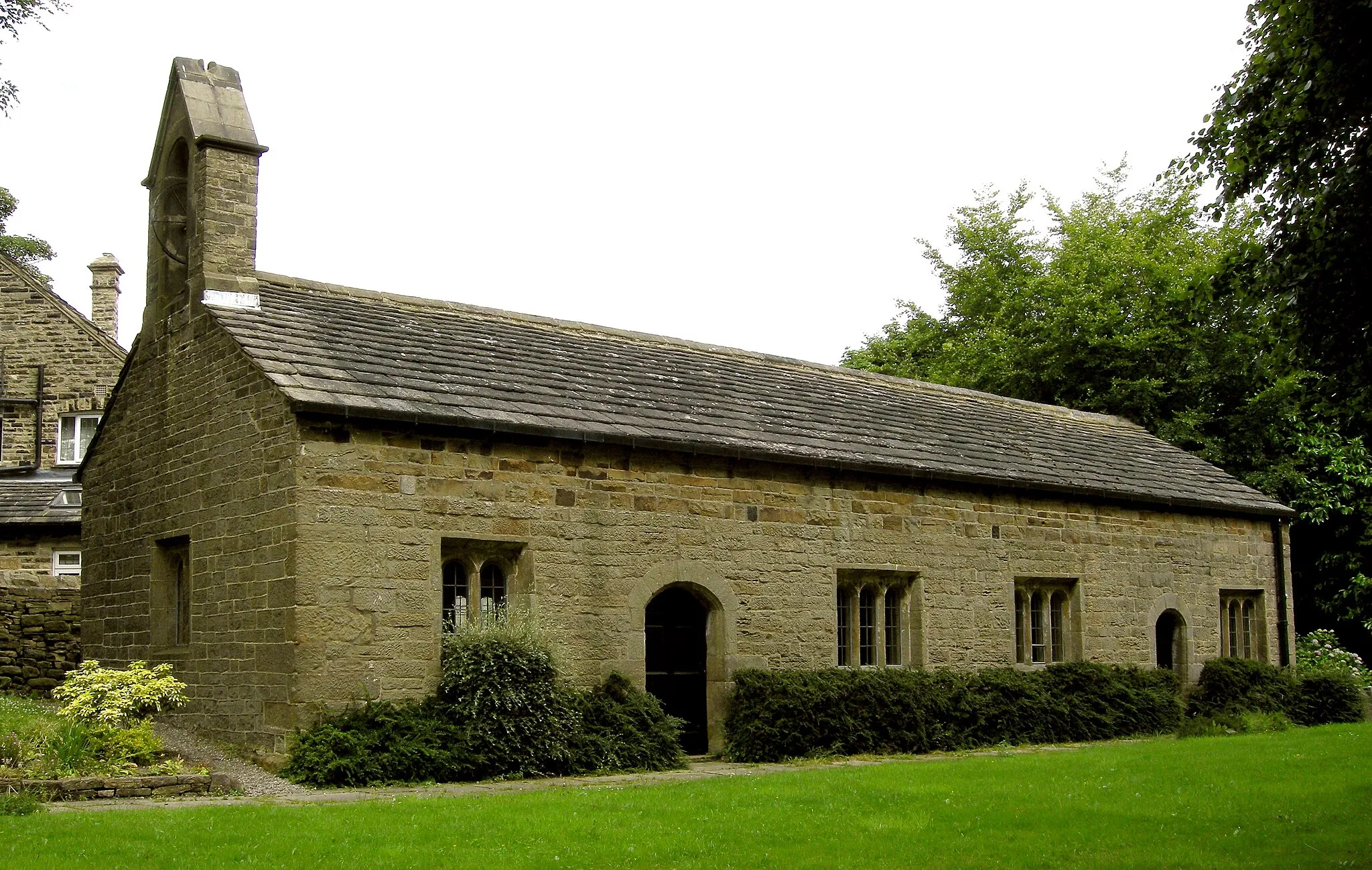 Photo showing: Bramhope Puritan Chapel 1649, West Yorkshire, England. Grade I listed building. 53 53'23"N. 1 36'45"W.