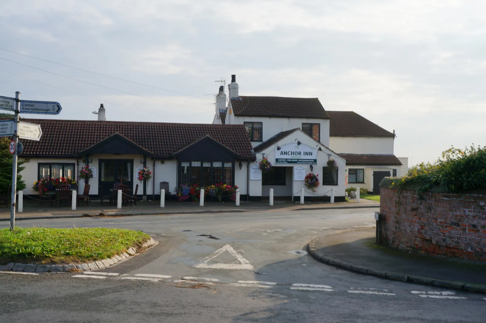 Photo showing: Anchor Inn on New Road, Whixley