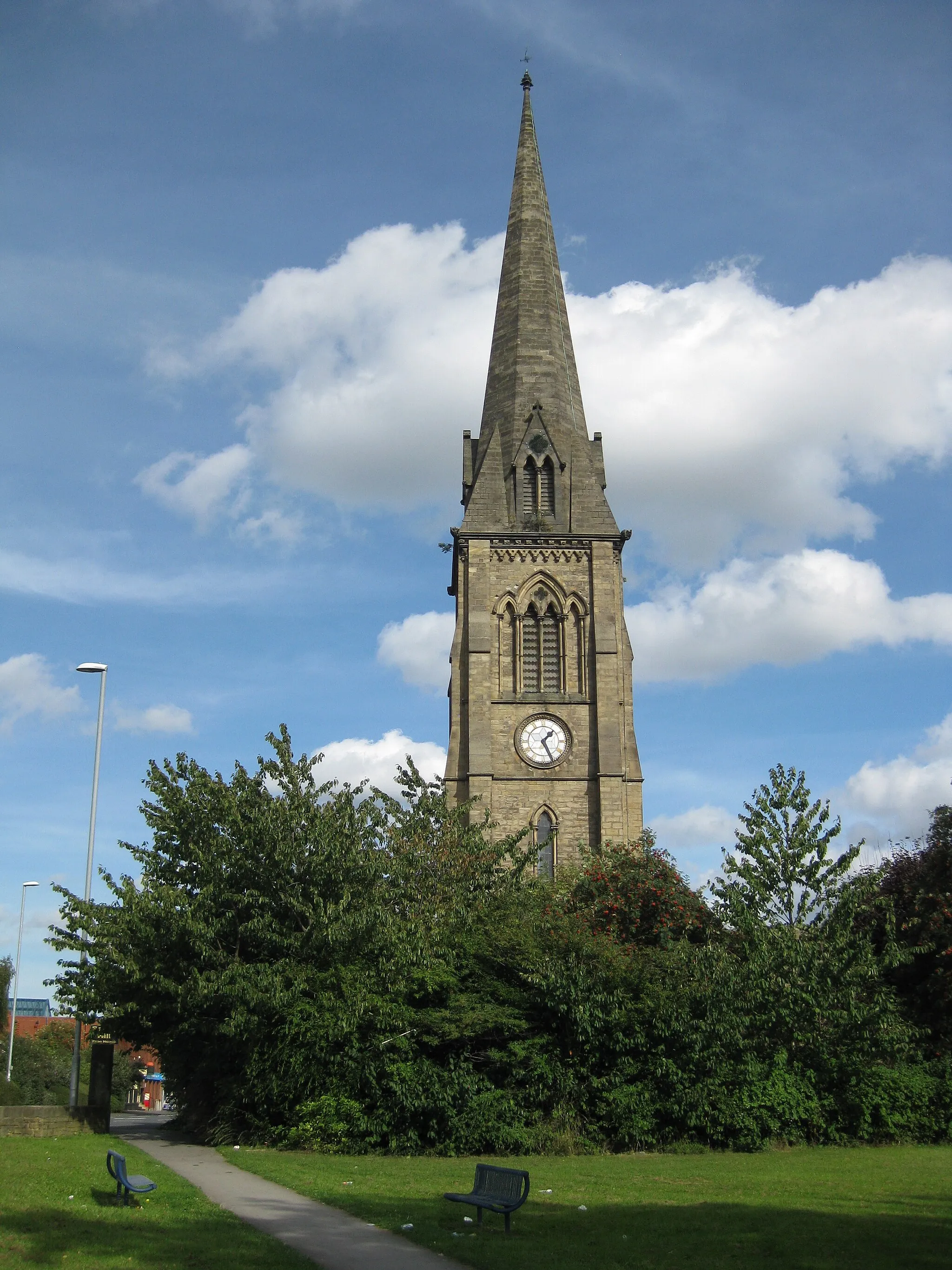 Photo showing: Church of St Mary the Virgin, Hunslet, Leeds.  Viewed from the WSW, path between Church Street and Balm Road