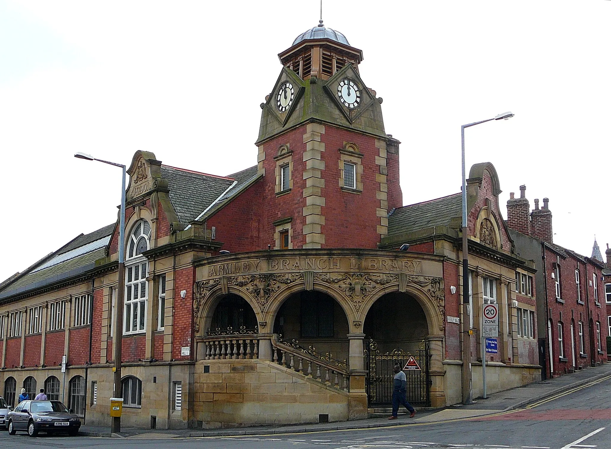 Photo showing: Armley Library