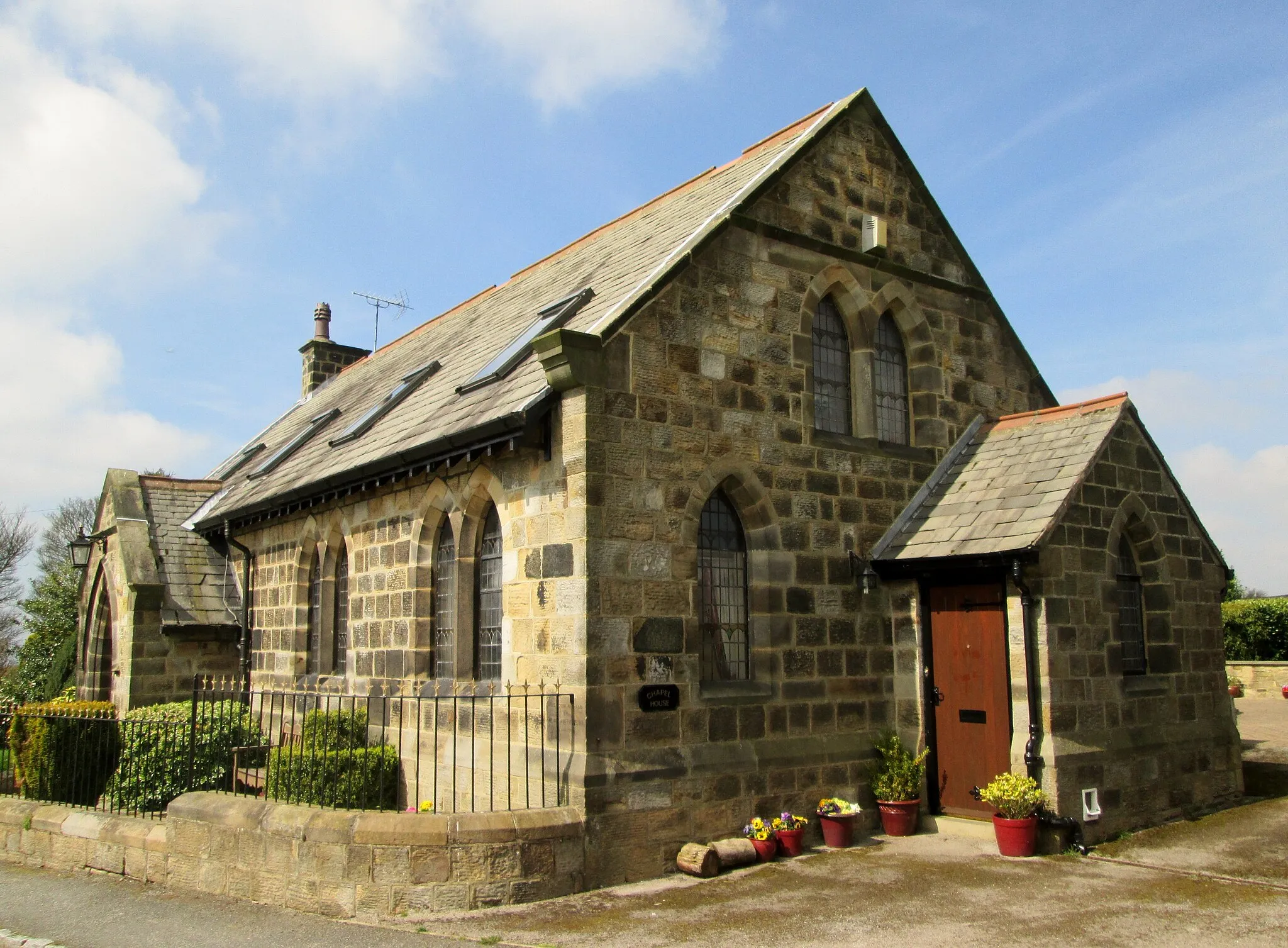 Photo showing: Chapel  House  Clifton