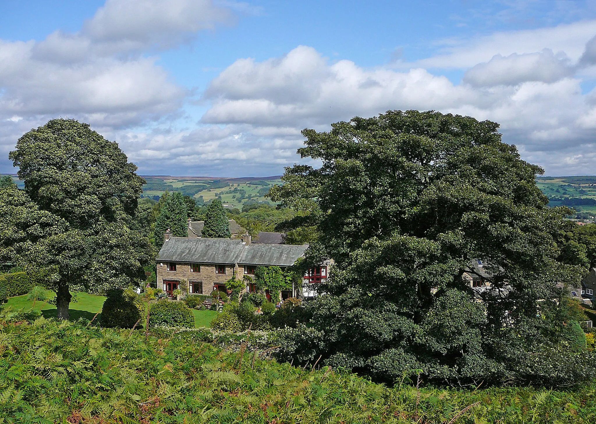 Photo showing: Burley Woodhead