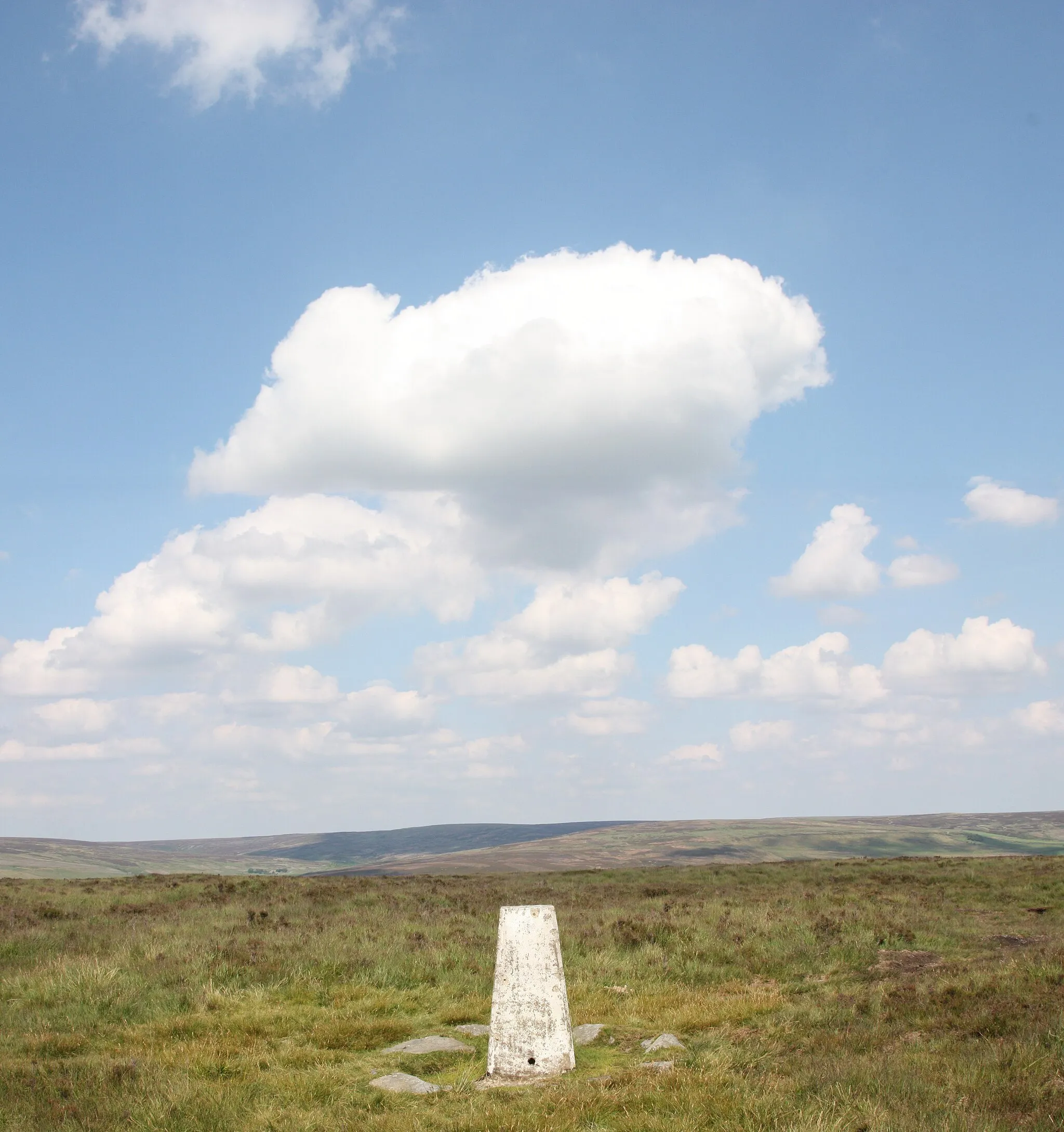 Photo showing: Heptonstall Moor trig point