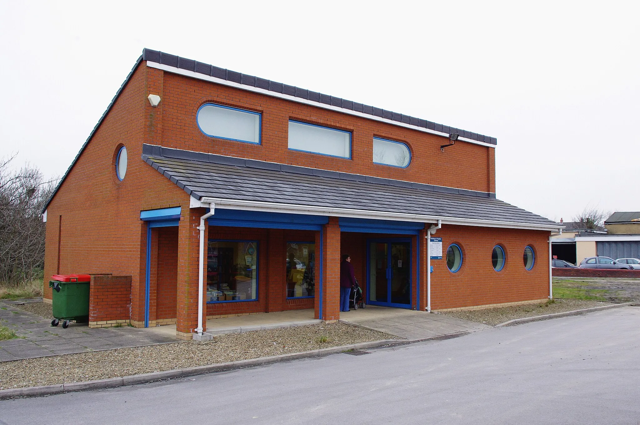 Photo showing: Ardsley and Tingley Library located in Tingley, part of the city of Leeds, in the United Kingdom