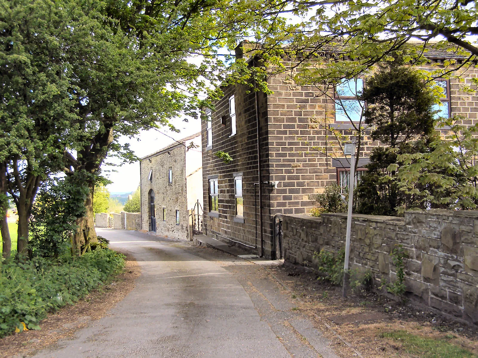 Photo showing: Bradford Road