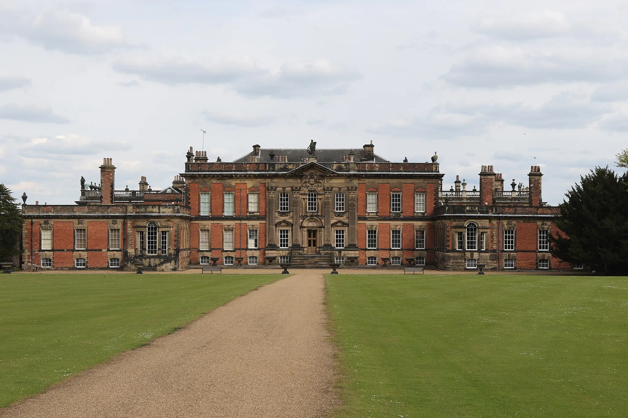 Photo showing: West front of Wentworth Woodhouse in May 2015