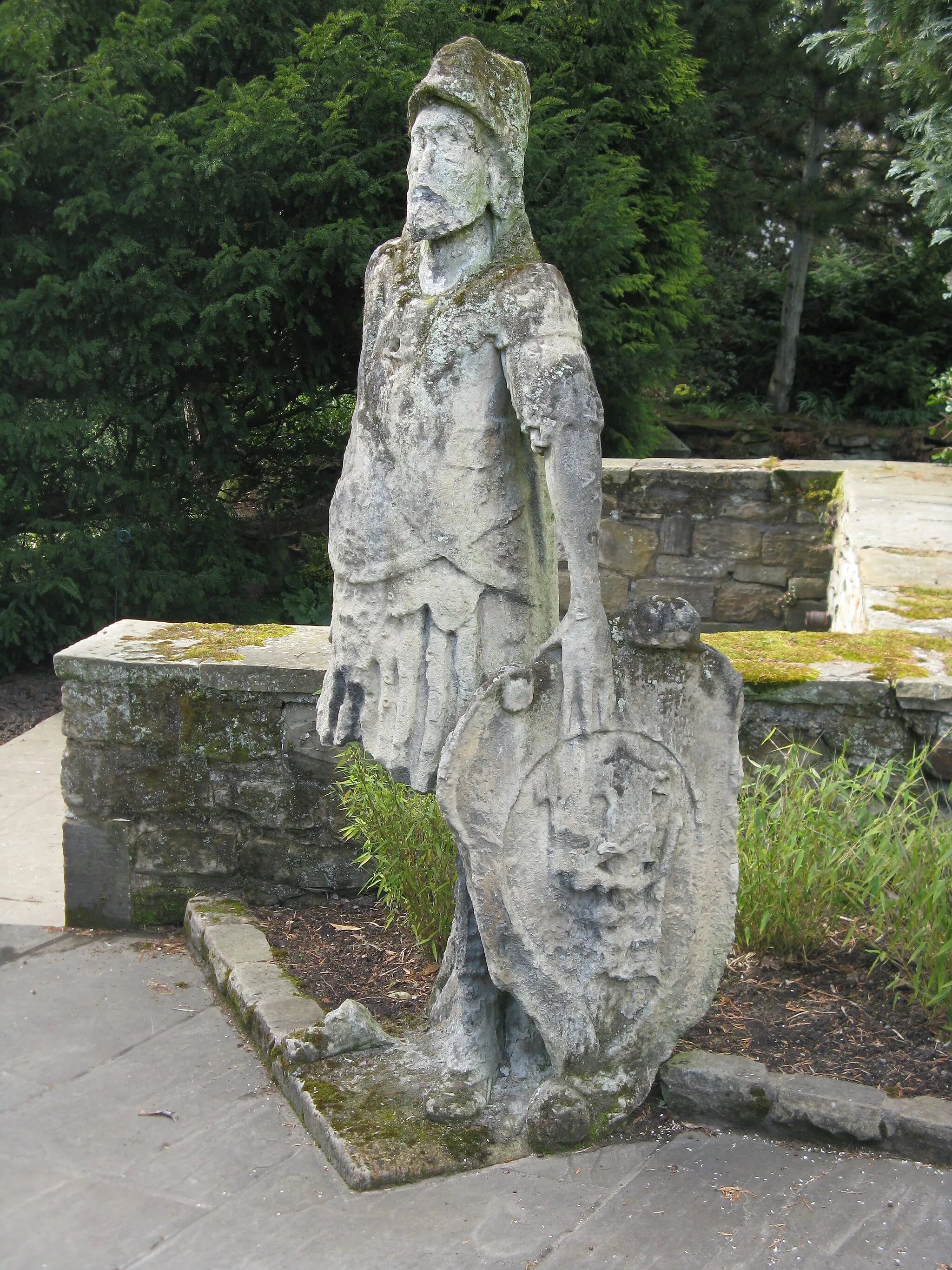 Photo showing: Strange statue