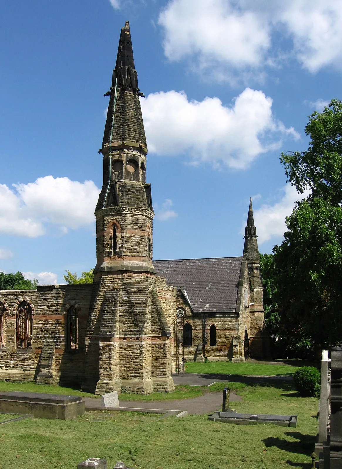 Photo showing: Photograph of the two chapels in Wombwell Cemetery. Wombwell , South Yorkshire, England
