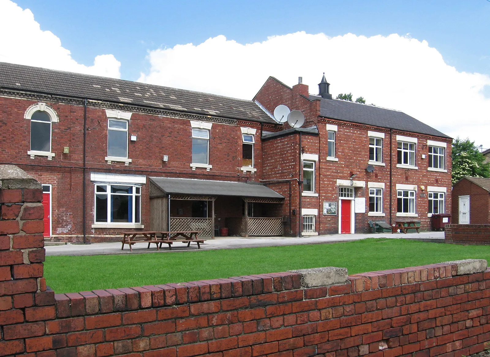 Photo showing: South Elmsall - United Services Club