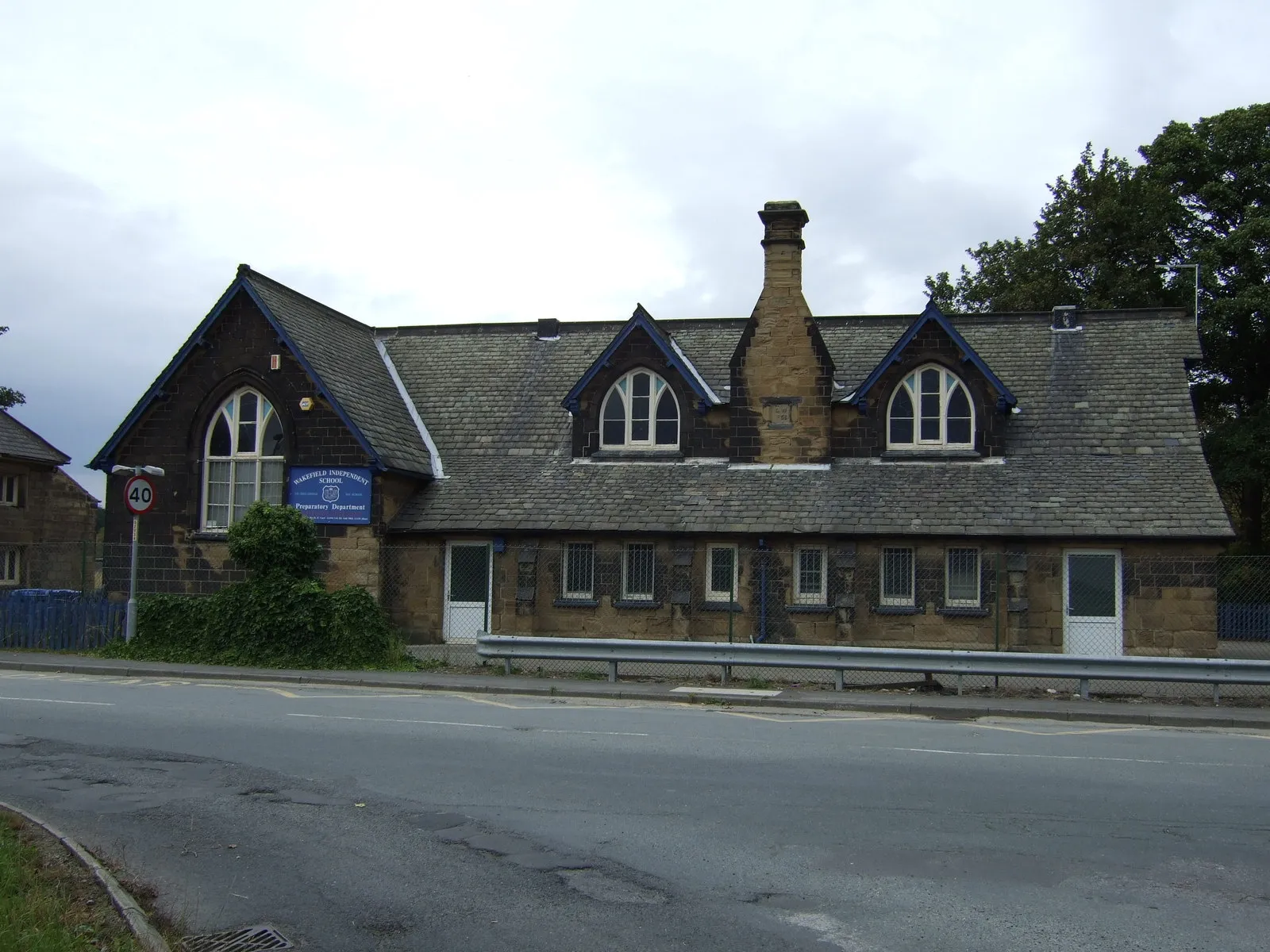 Photo showing: Wakefield Independent School