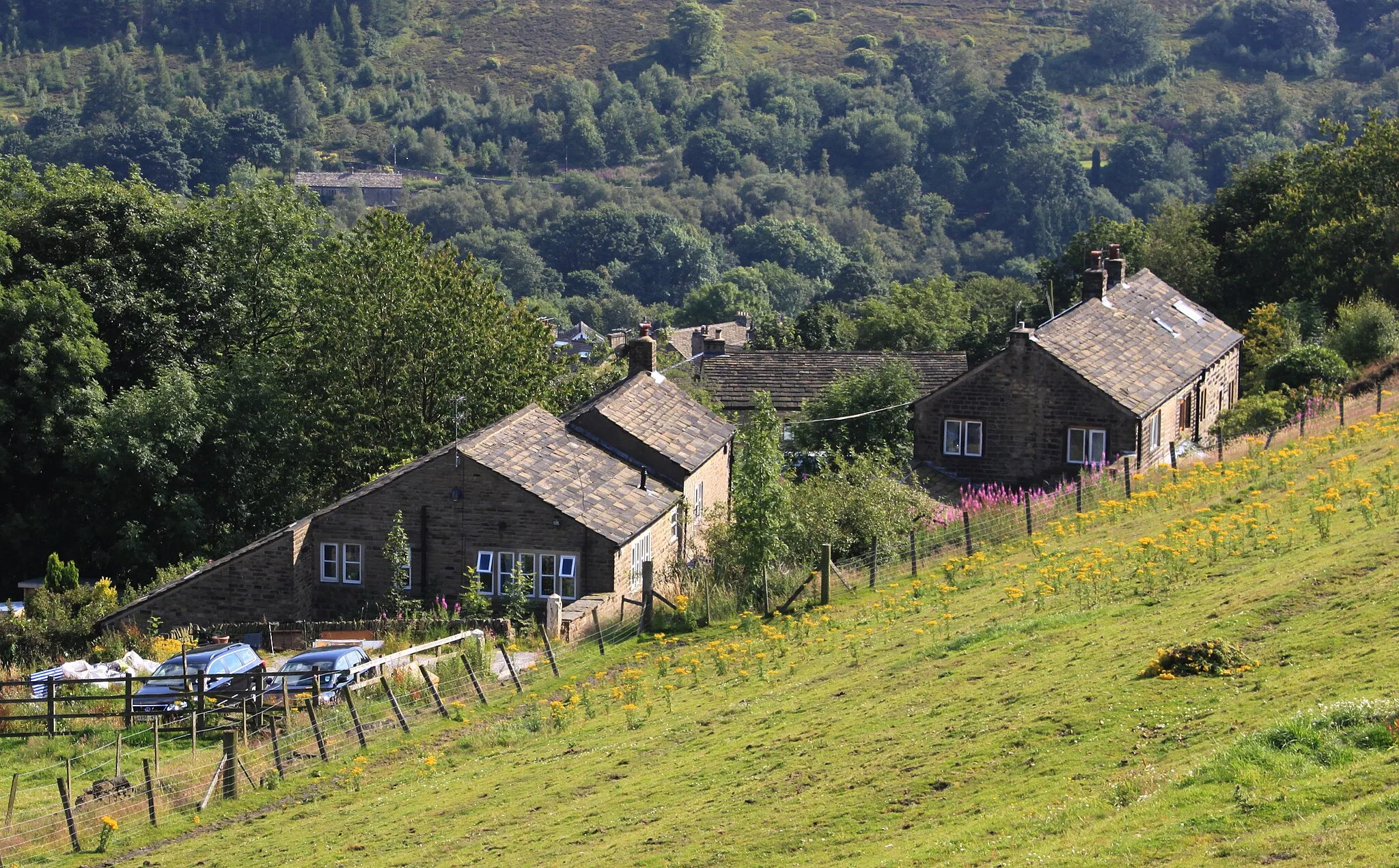 Photo showing: Crib Lane, Dobcross