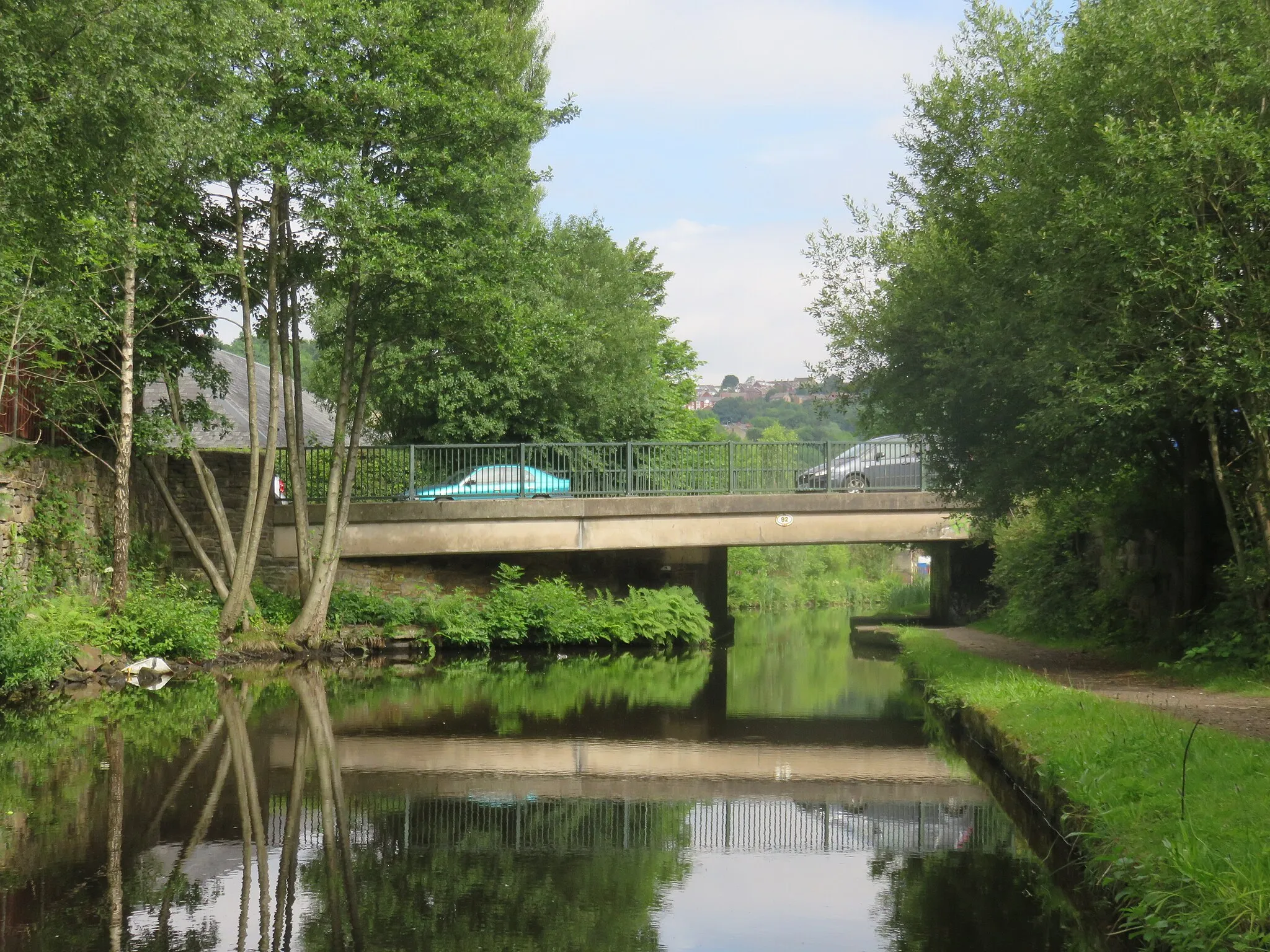 Photo showing: Huddersfield Narrow Canal Bridge 92