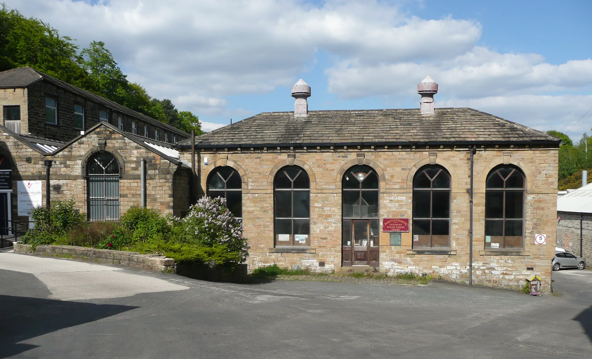 Photo showing: Photograph of the Engine House, Nortonthorpe Mills, Scissett, Kirklees, West Yorkshire, England