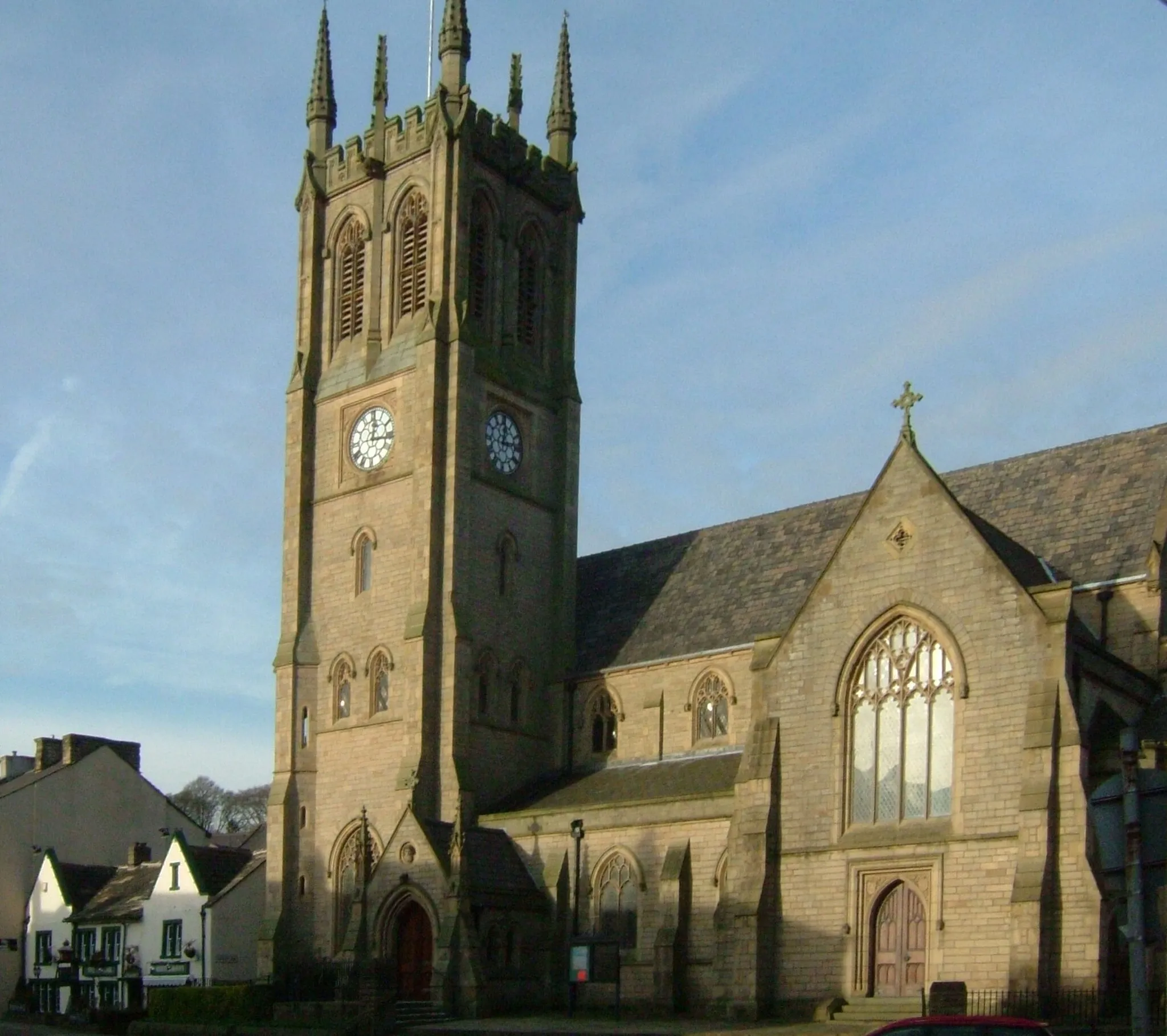 Photo showing: St Leonard's Church Padiham . Note image incorrectly named as St Matthew's