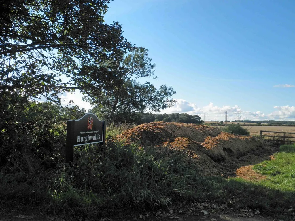 Photo showing: Burghwallis village sign